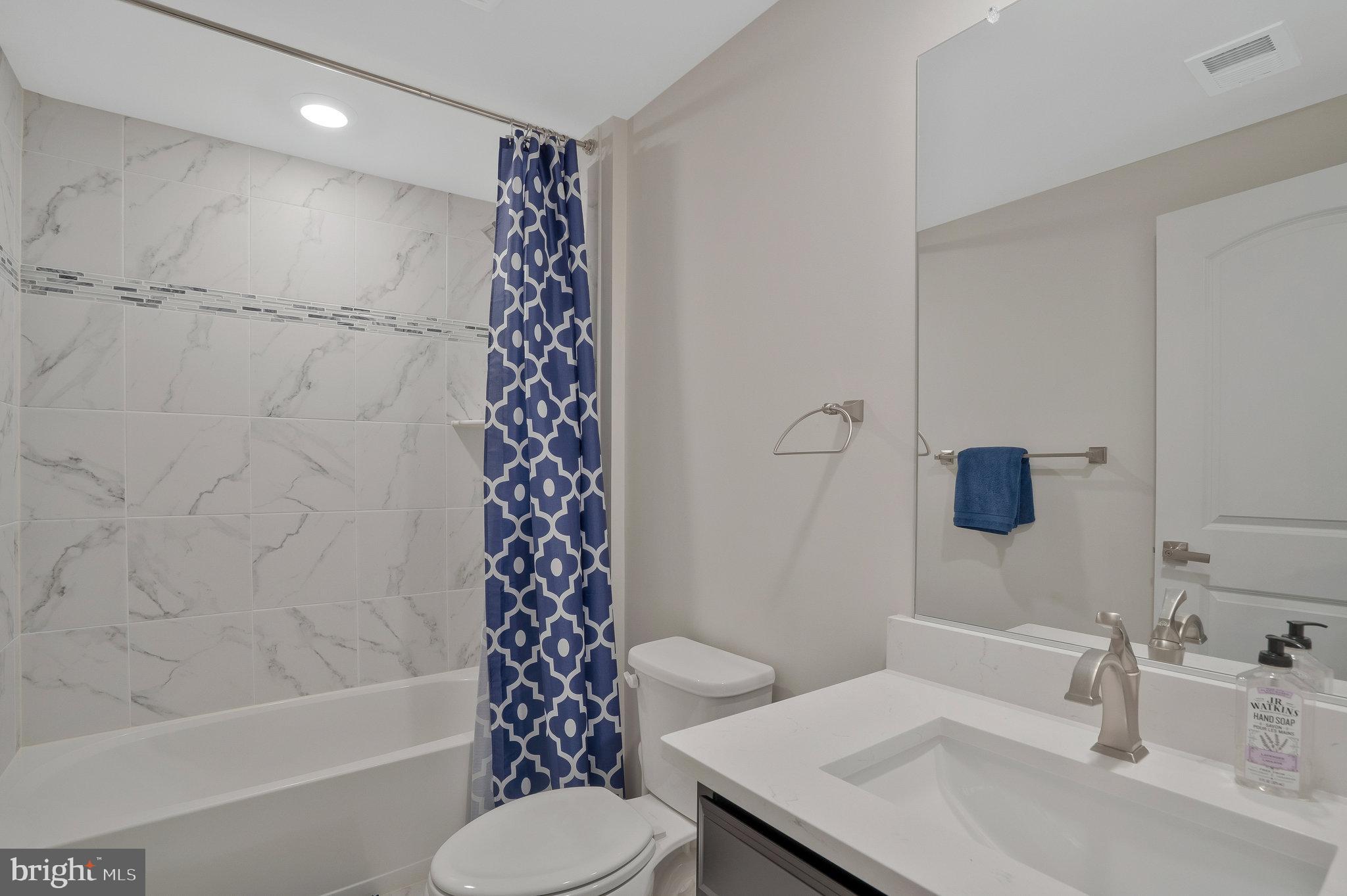 GREENS SOUTH AT WILLOWSF - Residential