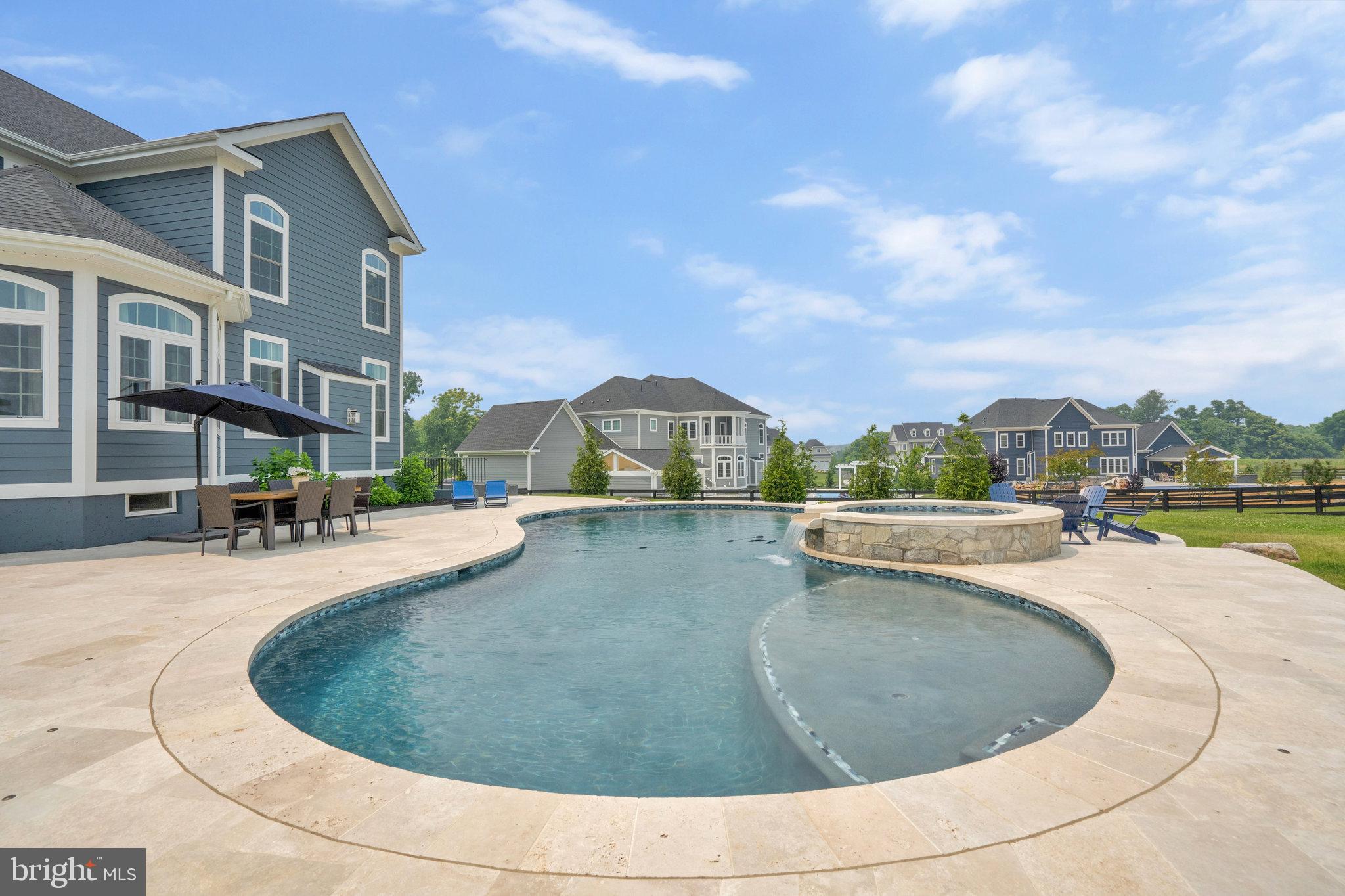 GREENS SOUTH AT WILLOWSF - Residential