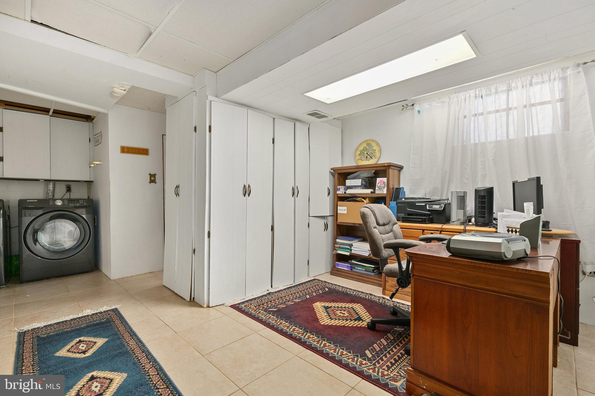 COLLEGE PARK - Residential