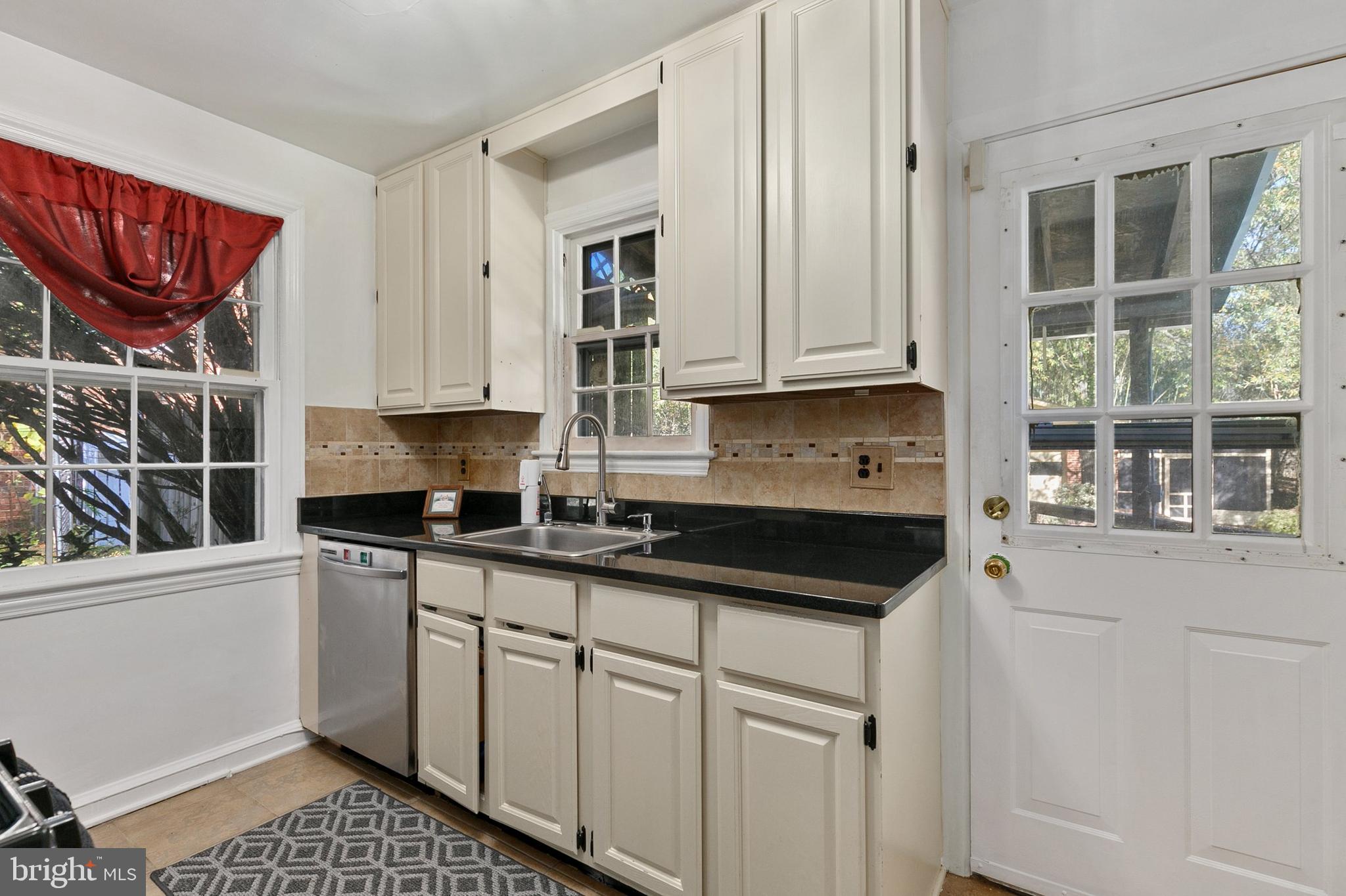 COLLEGE PARK - Residential