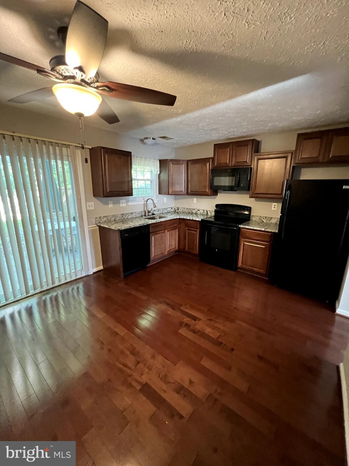 RIVERSIDE RUN - Residential