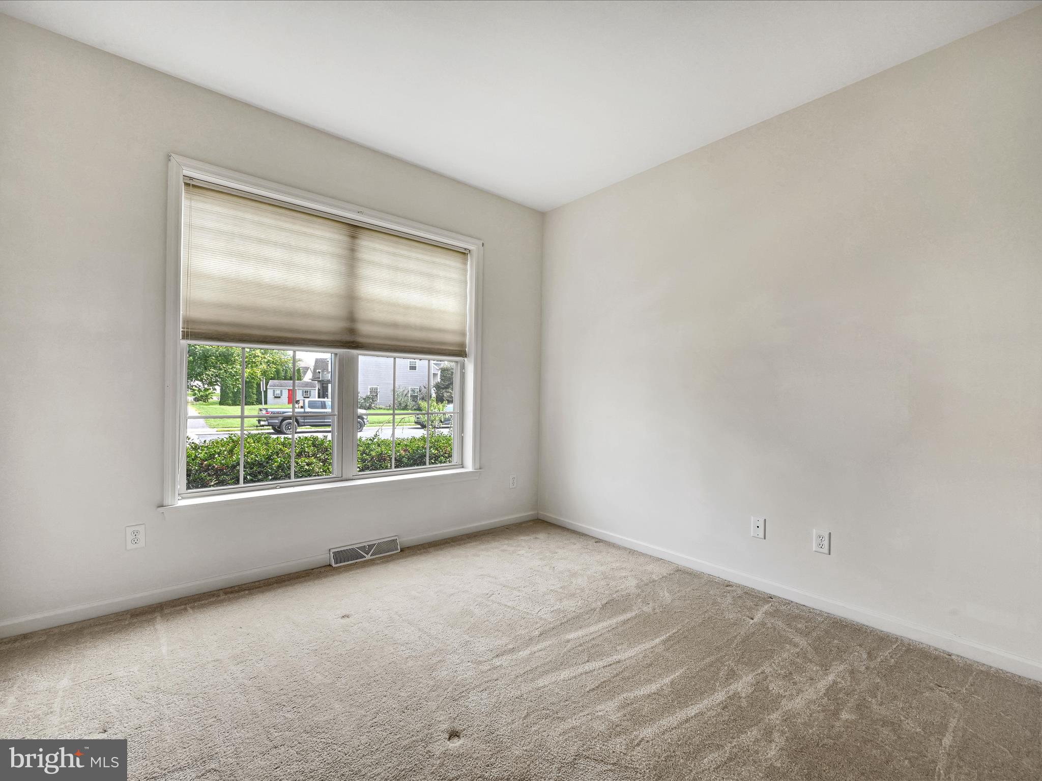 LINCOLNS MEADOW - Residential