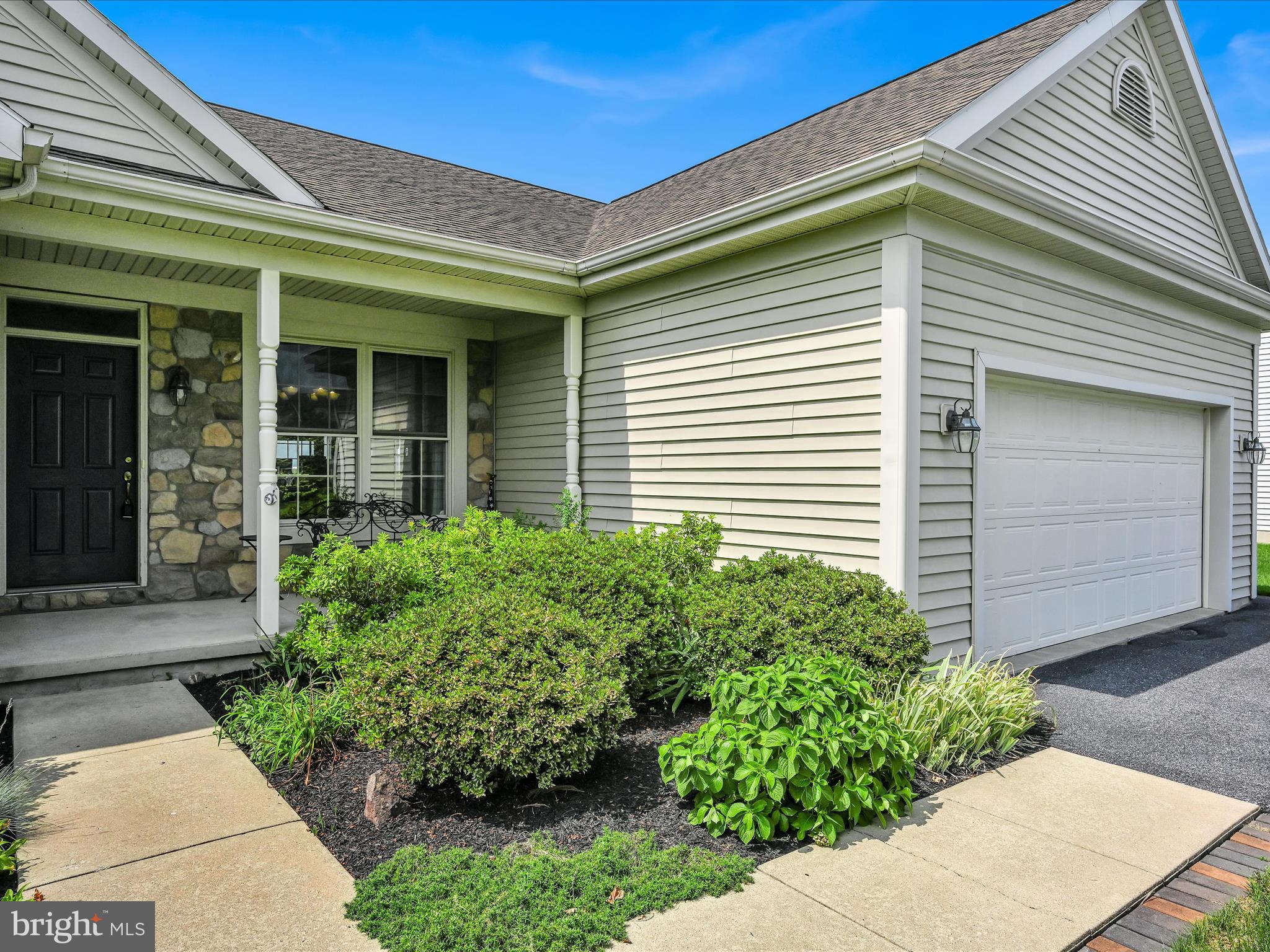 LINCOLNS MEADOW - Residential