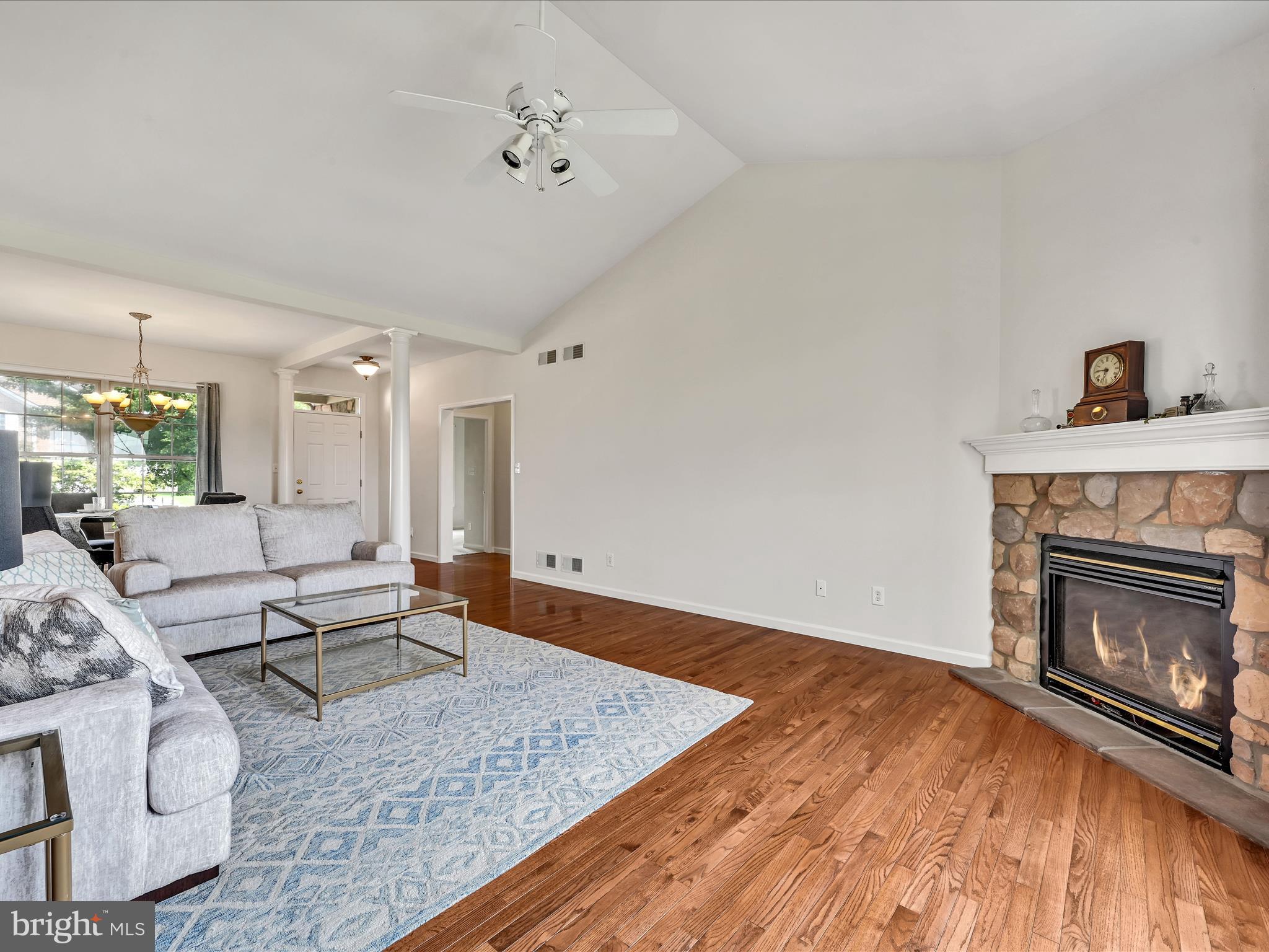 LINCOLNS MEADOW - Residential