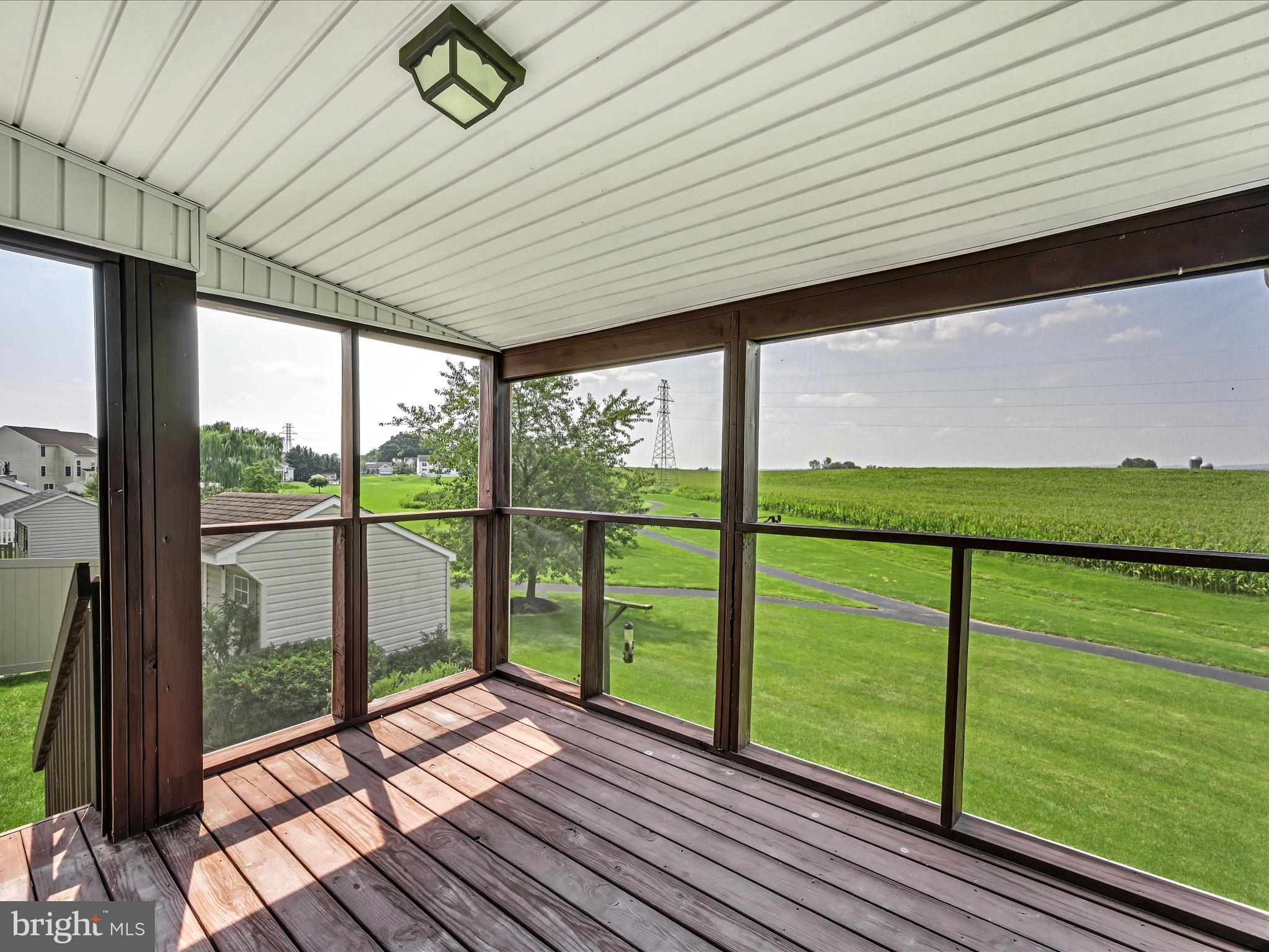 LINCOLNS MEADOW - Residential