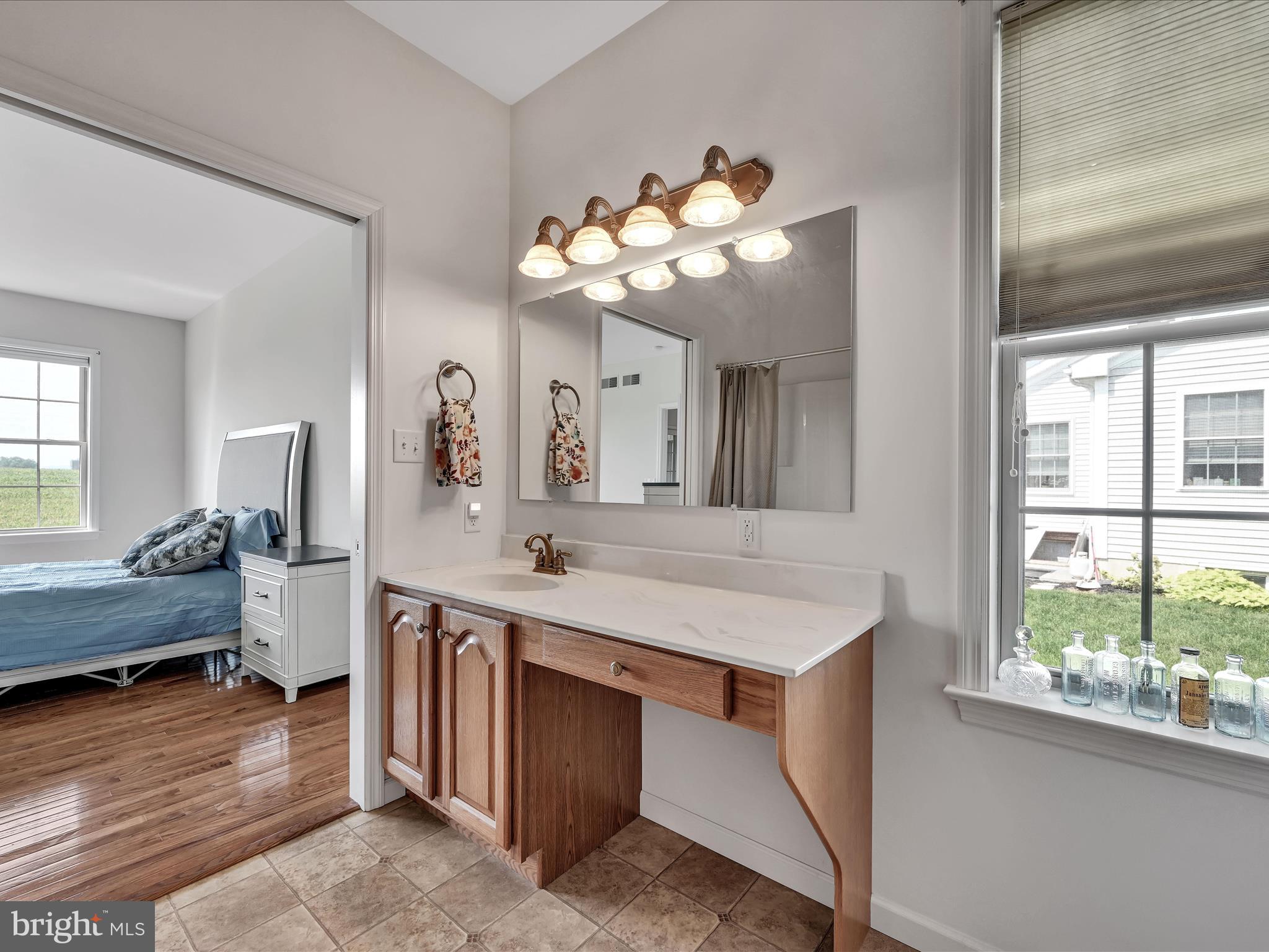 LINCOLNS MEADOW - Residential