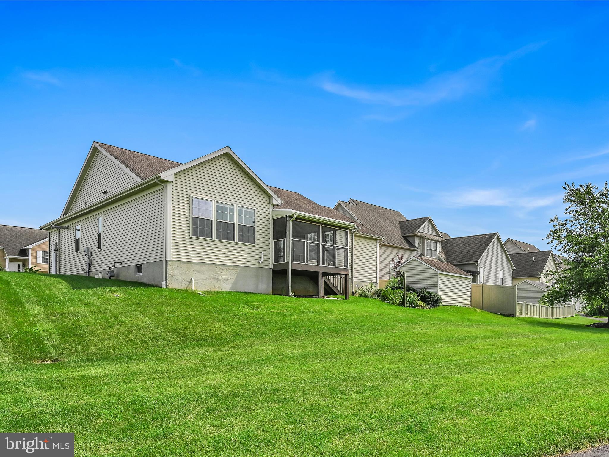 LINCOLNS MEADOW - Residential