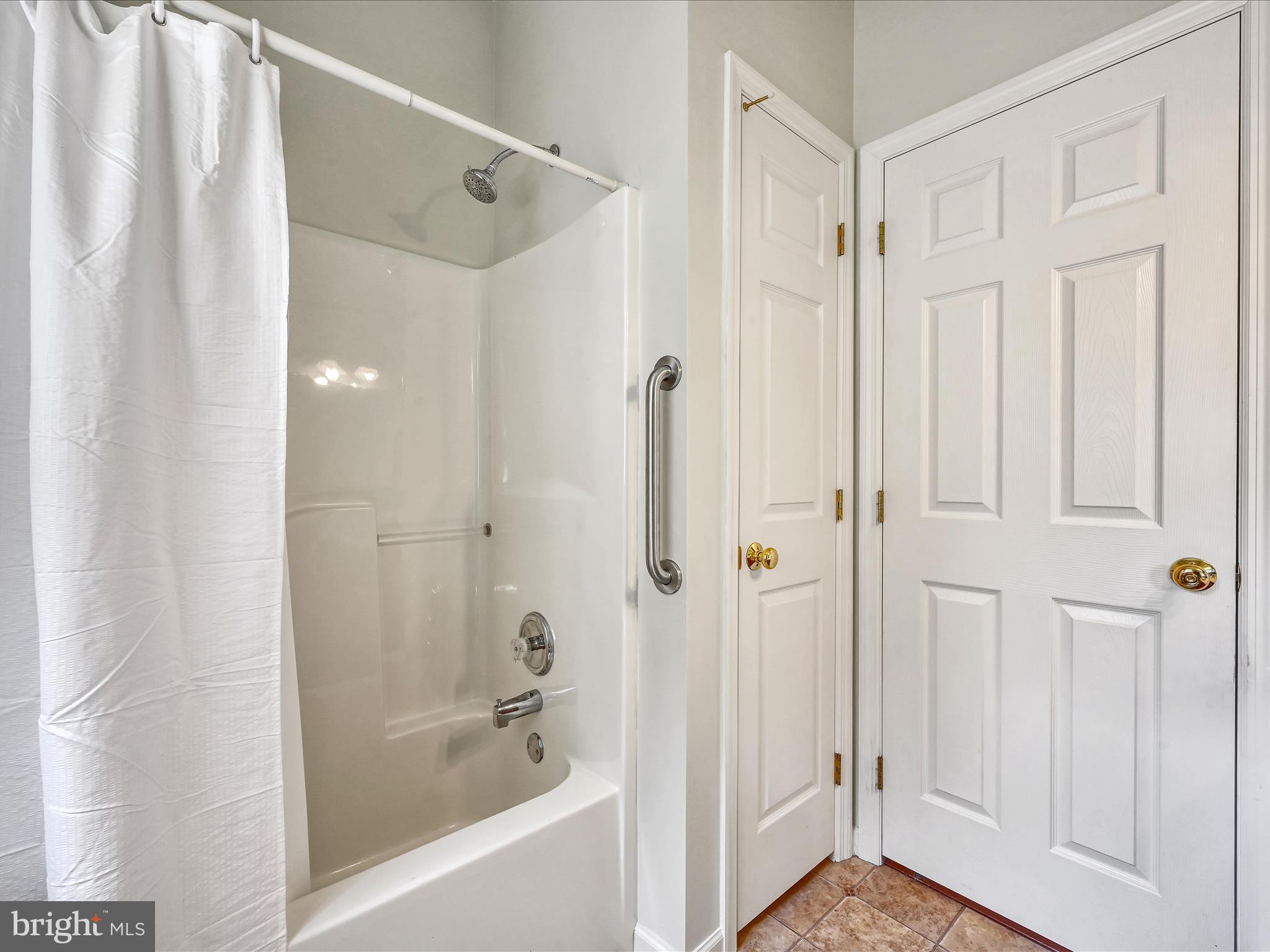 LINCOLNS MEADOW - Residential