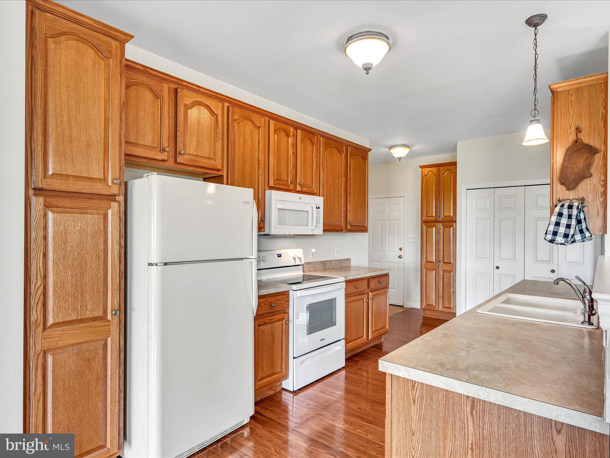 LINCOLNS MEADOW - Residential