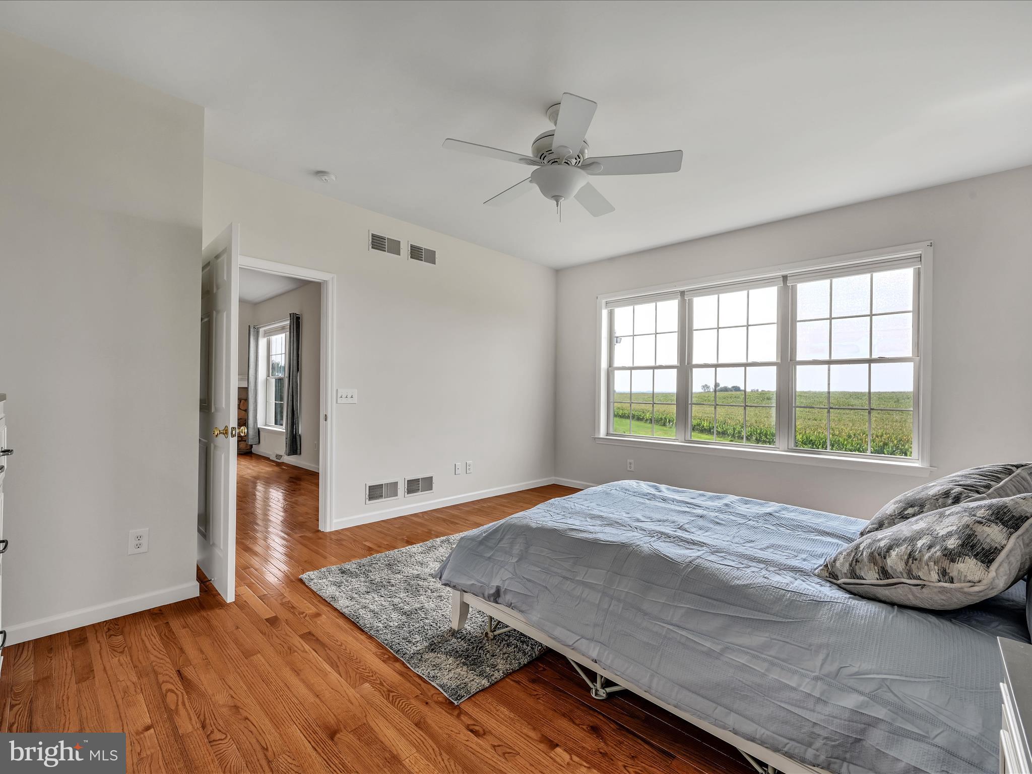 LINCOLNS MEADOW - Residential