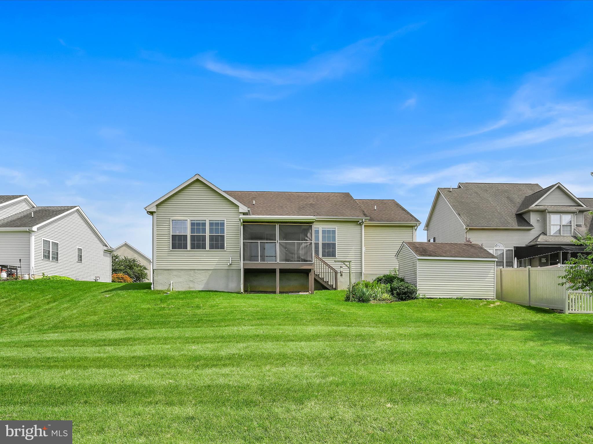 LINCOLNS MEADOW - Residential