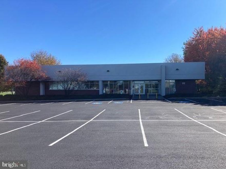 15,233 SF
Current Use: Medical Offices
Built 1994
Dry-vit exterior
Building is sprinklered
Exterior lighting is LED
Roof: 5 years old with white rubber
bonded/heat welds (25year roof)
HVAC: York Air Handler for heat & A/C
2-stage A/C with two (2) compressors of
30 tons each
Gas-fired/Hot water for heat
Easy Access to Routes 222, 422, 61, I78