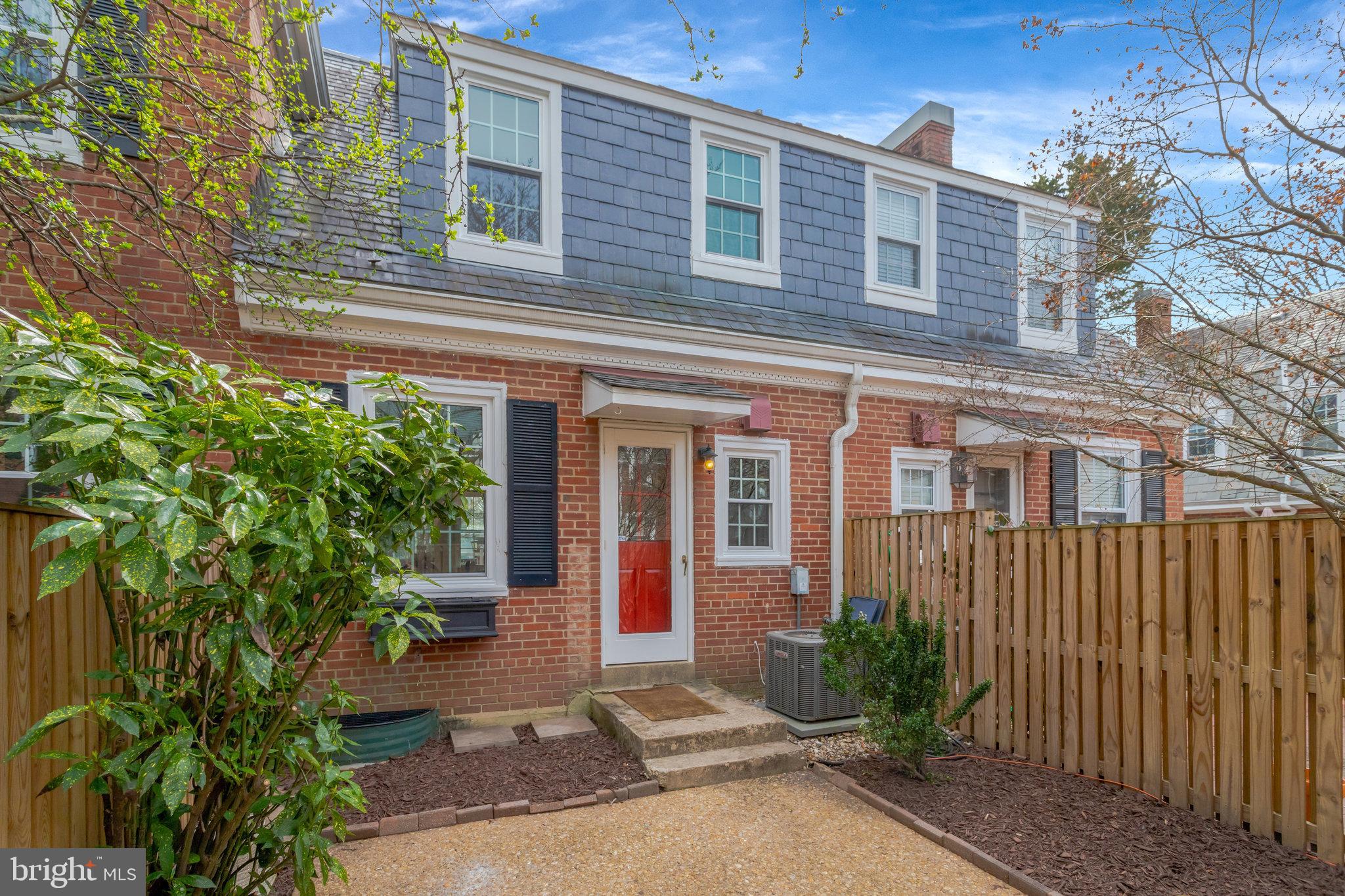 FAIRLINGTON MEADOWS - Residential