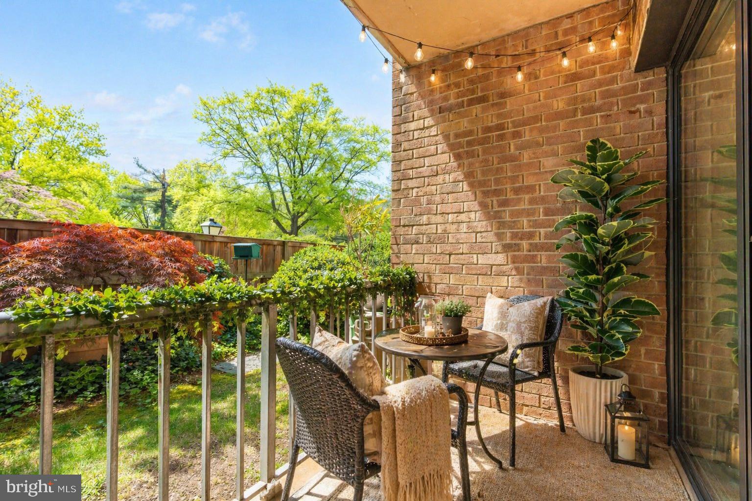 OAK HILL - Residential