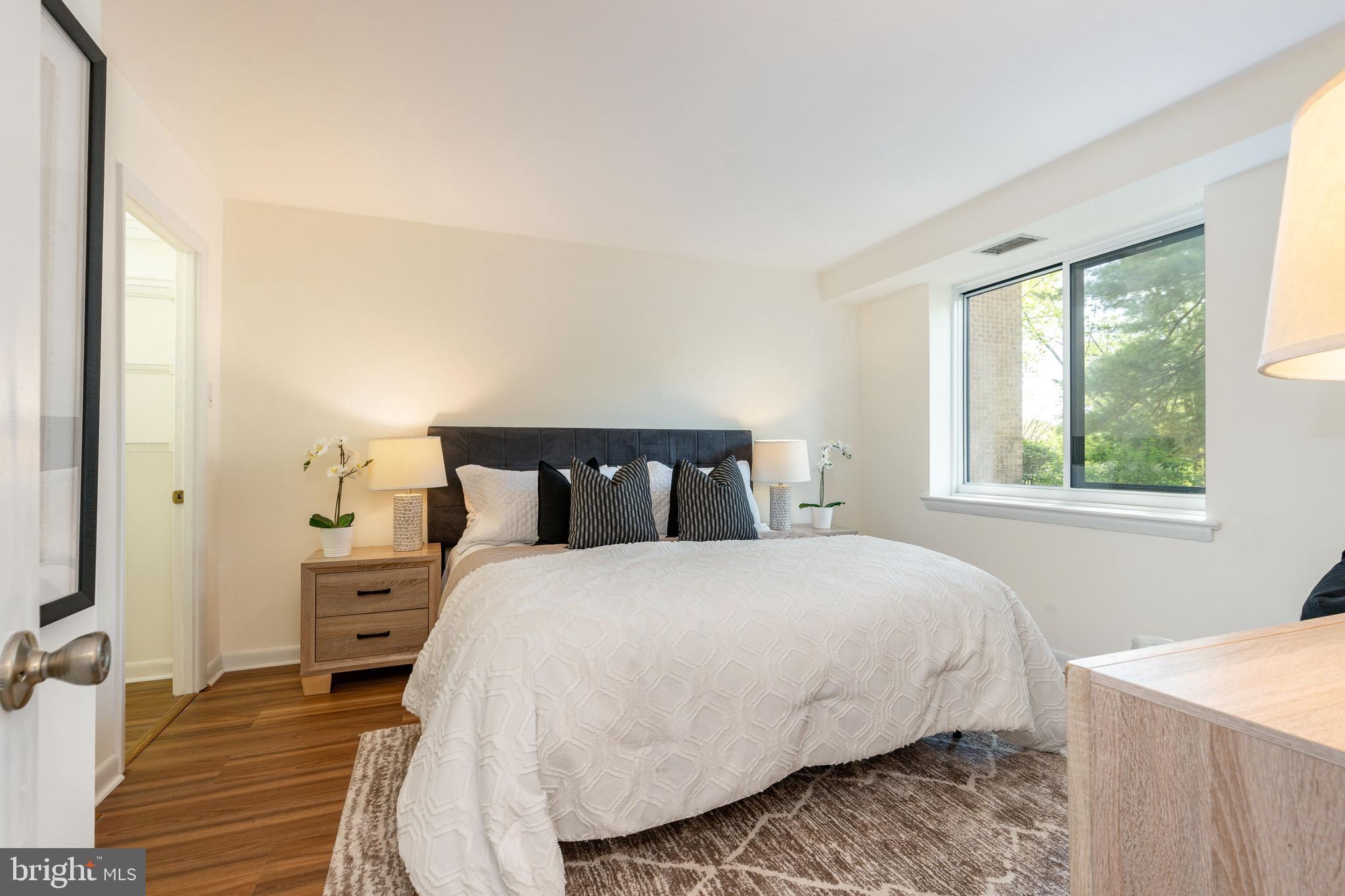 OAK HILL - Residential