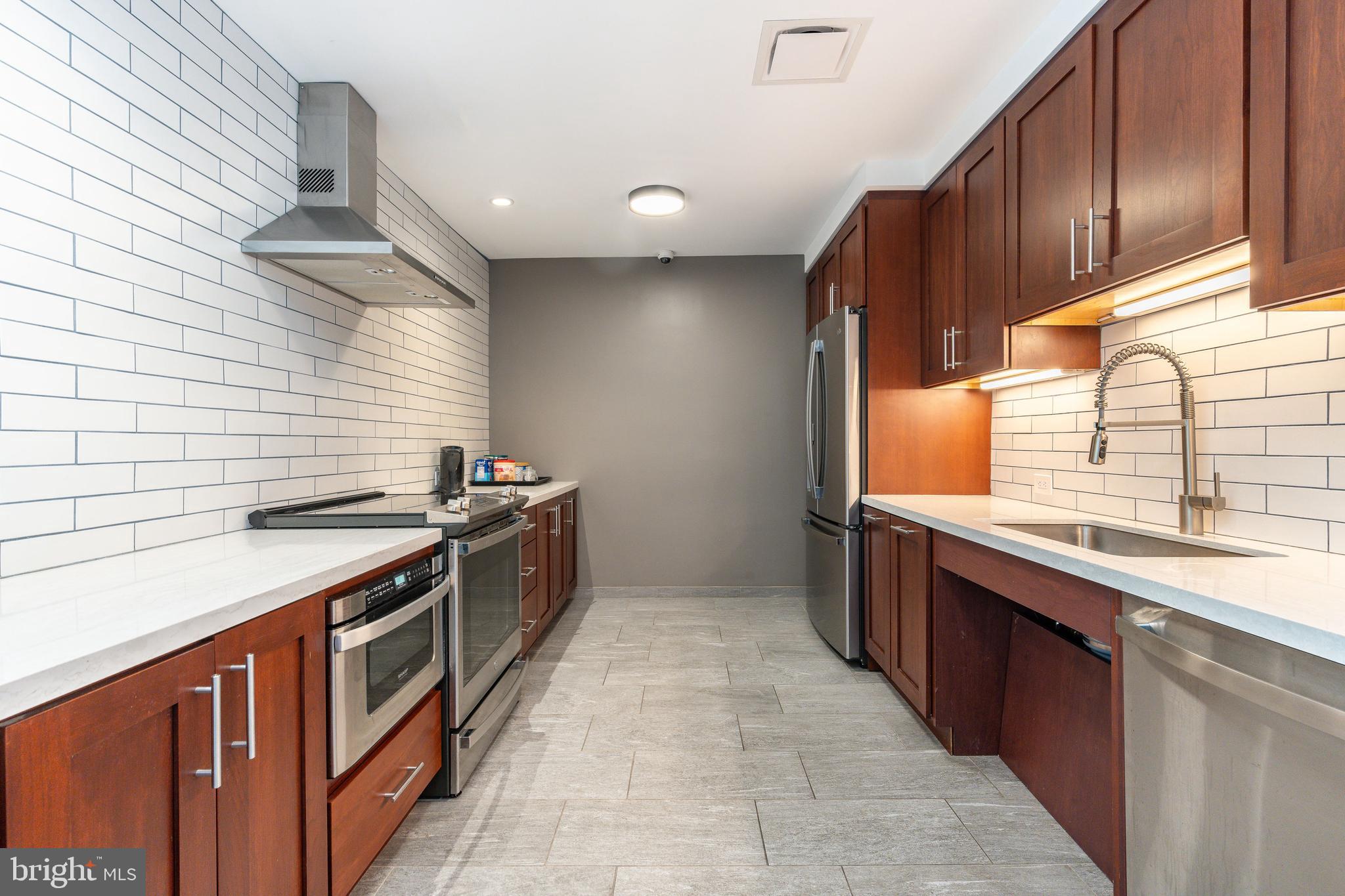 OAK HILL - Residential