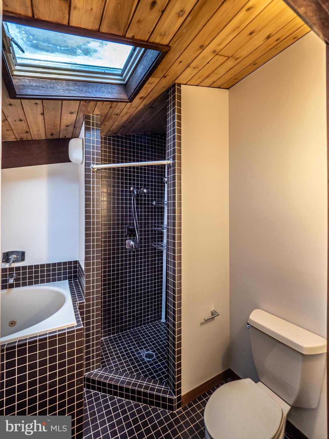 DARNESTOWN KNOLLS - Residential Lease