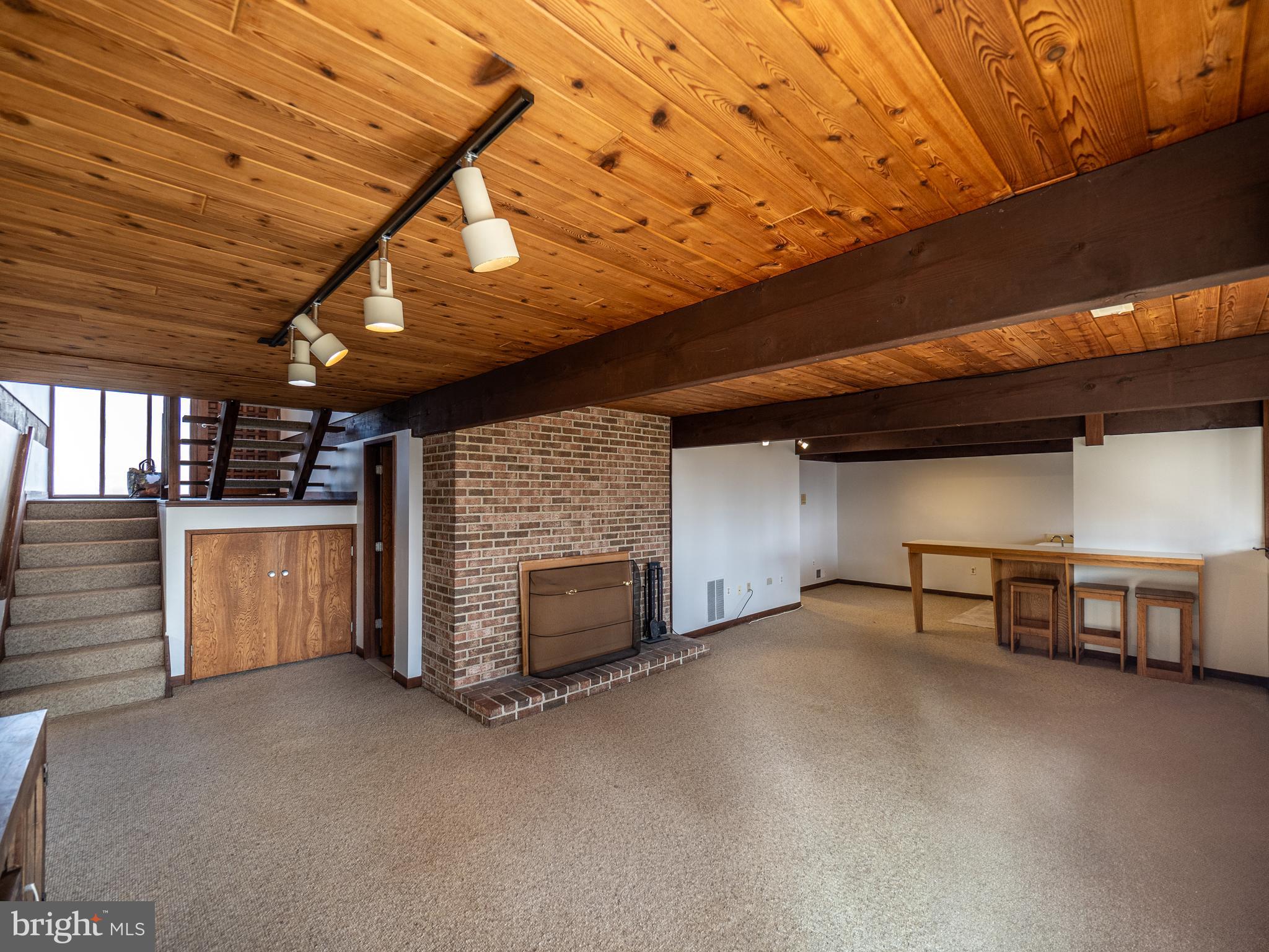 DARNESTOWN KNOLLS - Residential Lease