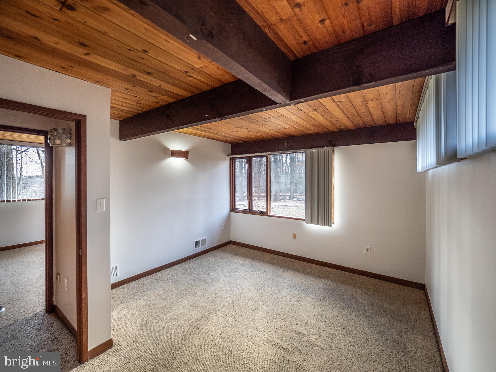 DARNESTOWN KNOLLS - Residential Lease