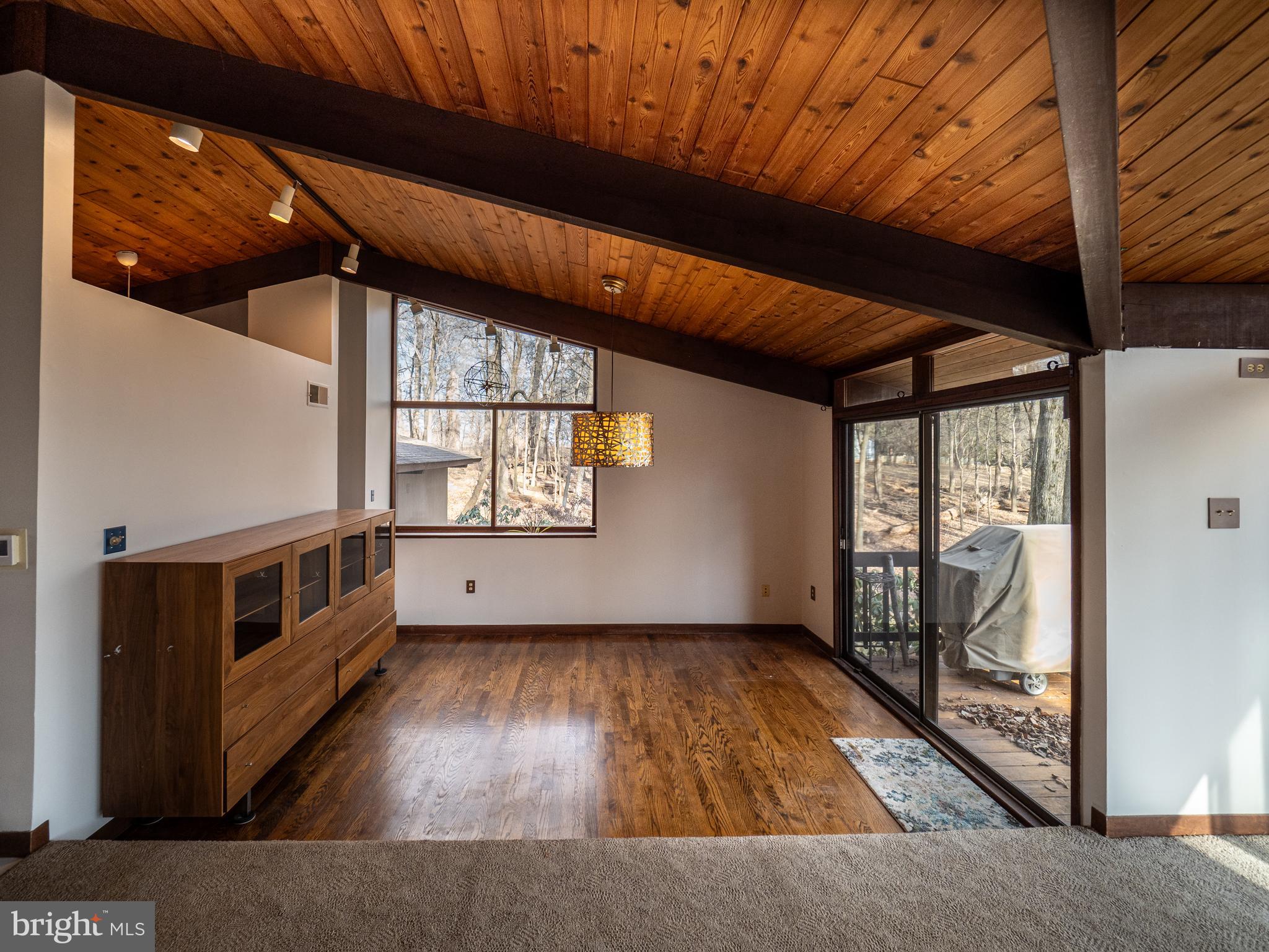 DARNESTOWN KNOLLS - Residential Lease