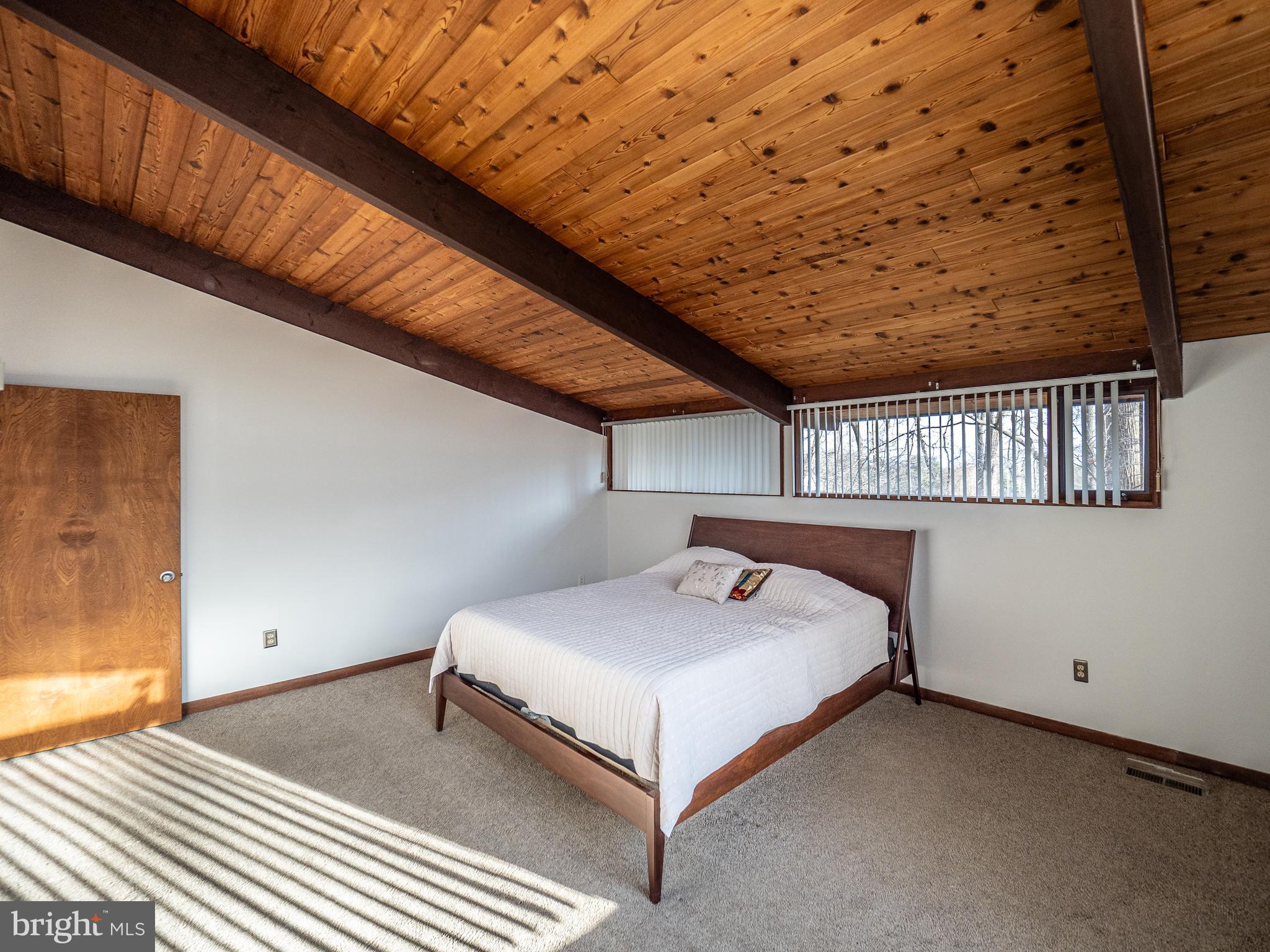 DARNESTOWN KNOLLS - Residential Lease