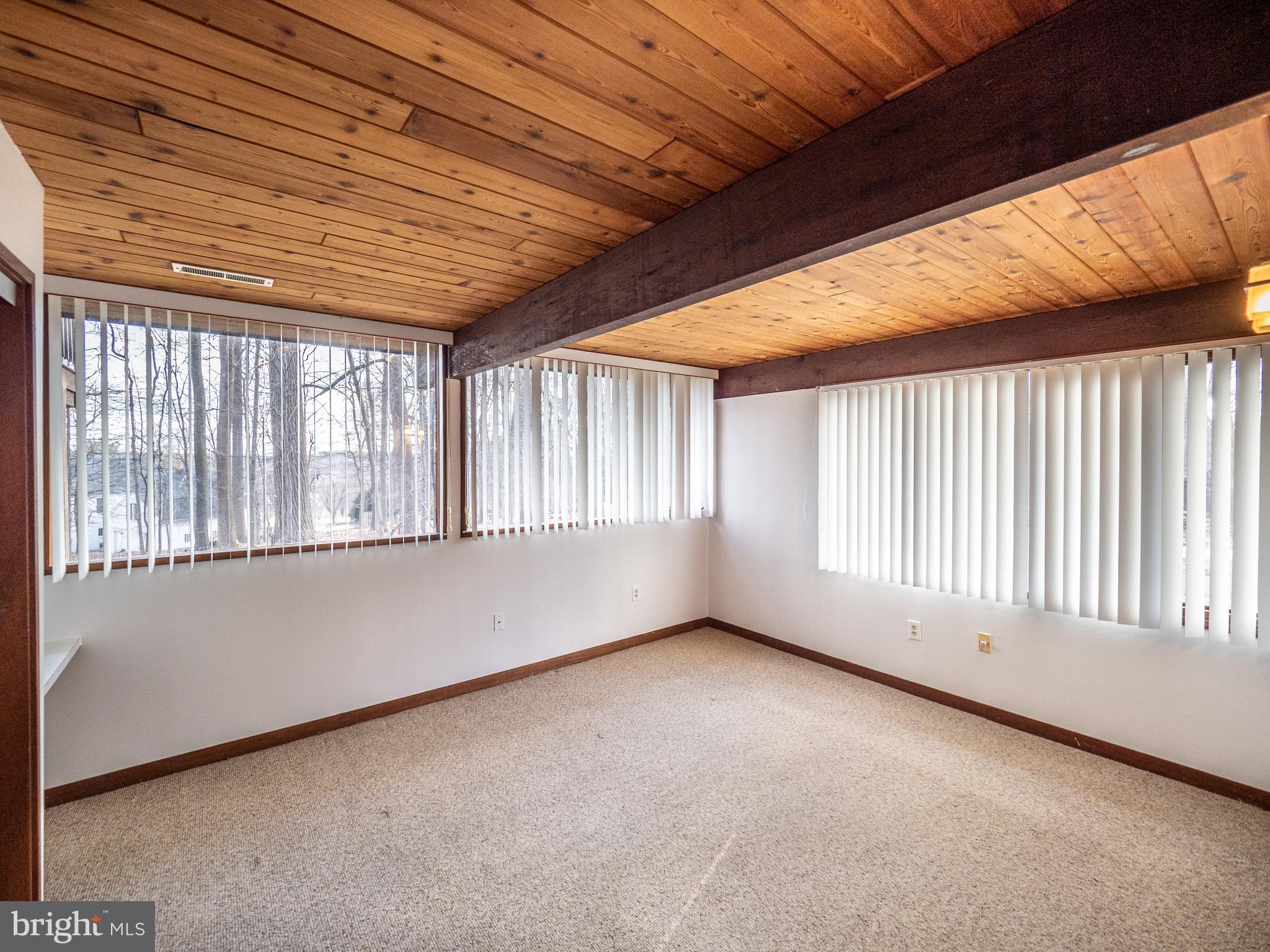 DARNESTOWN KNOLLS - Residential Lease