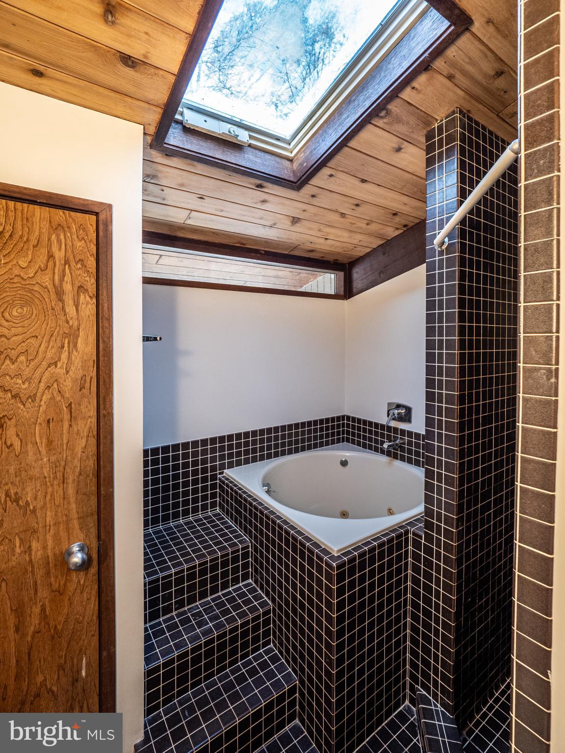 DARNESTOWN KNOLLS - Residential Lease