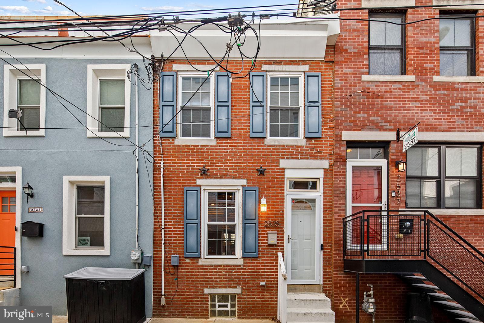 This gorgeous Fishtown home had a full remodel in 2018. Inside the first thing you will notice is the custom staircase going from the basement all the way up to the second floor. The oak treads and railings with metal finishes really give the home a natural yet rustic/industrial feel. The home was recently painted and all of the appliances new. The roof, electric, plumbing, heater, and hot water heater have all been redone and upgraded. Every room in this home has a tv mount for your entertainment needs (even outside). The home offers custom wood Ceiling fans in the living room and main bedroom. The large kitchen offers stainless steel appliances and comes with an ice maker and garbage disposal. The custom cabinets were made to maximize space. All new windows throughout the home with Anderson Screen doors in the front and back. Upstairs you will find 2 bedrooms with a newly renovated bathroom.
Apply using this link https://bit.ly/2535EGordon
All of this conveniently seconds away from I-95, a few minutes from the EL, and steps away from Frankford Ave.