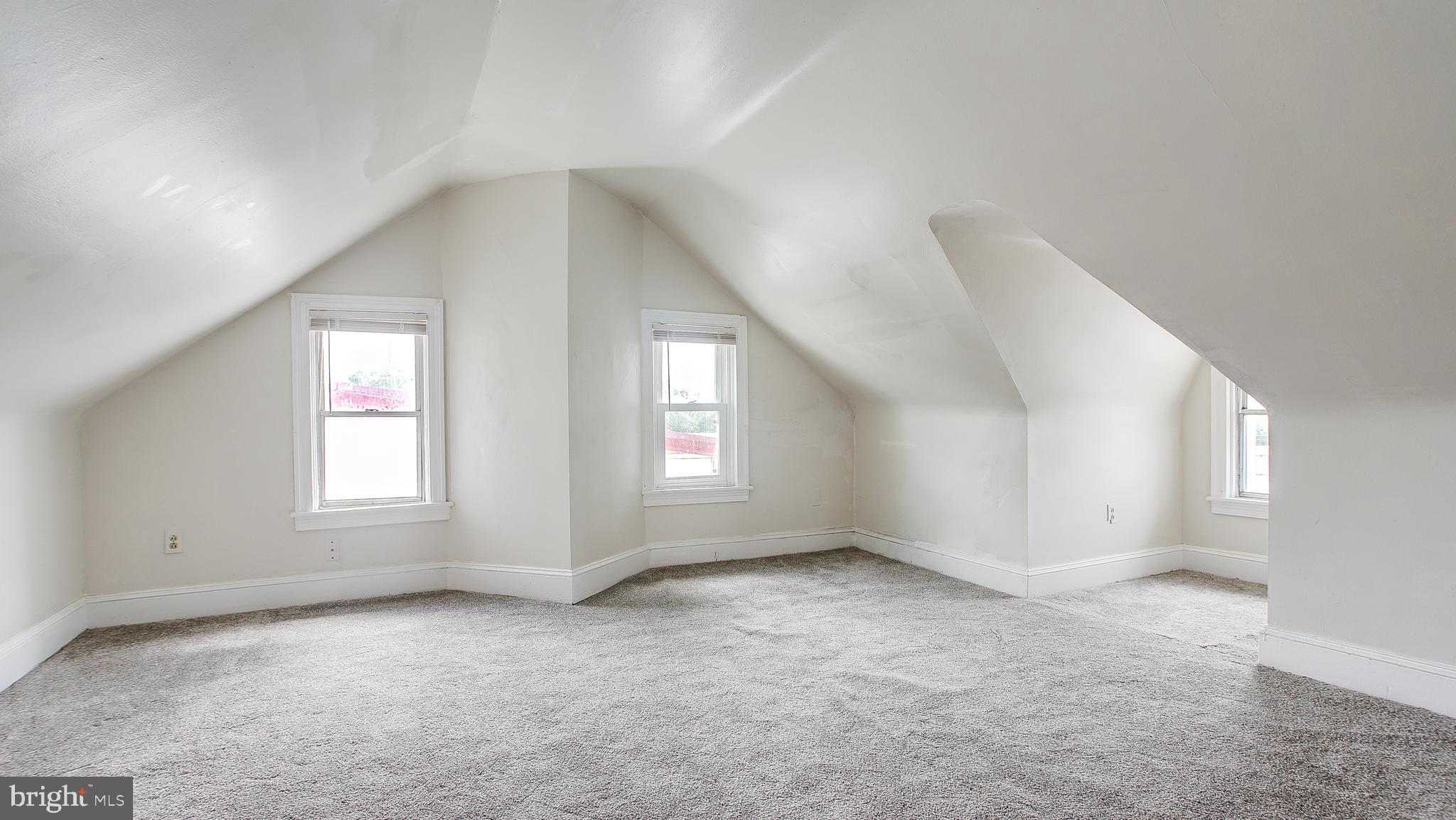 CLIFTON HEIGHTS - Residential