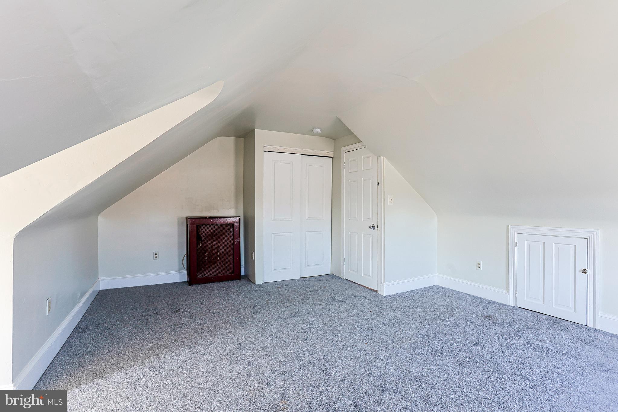 CLIFTON HEIGHTS - Residential