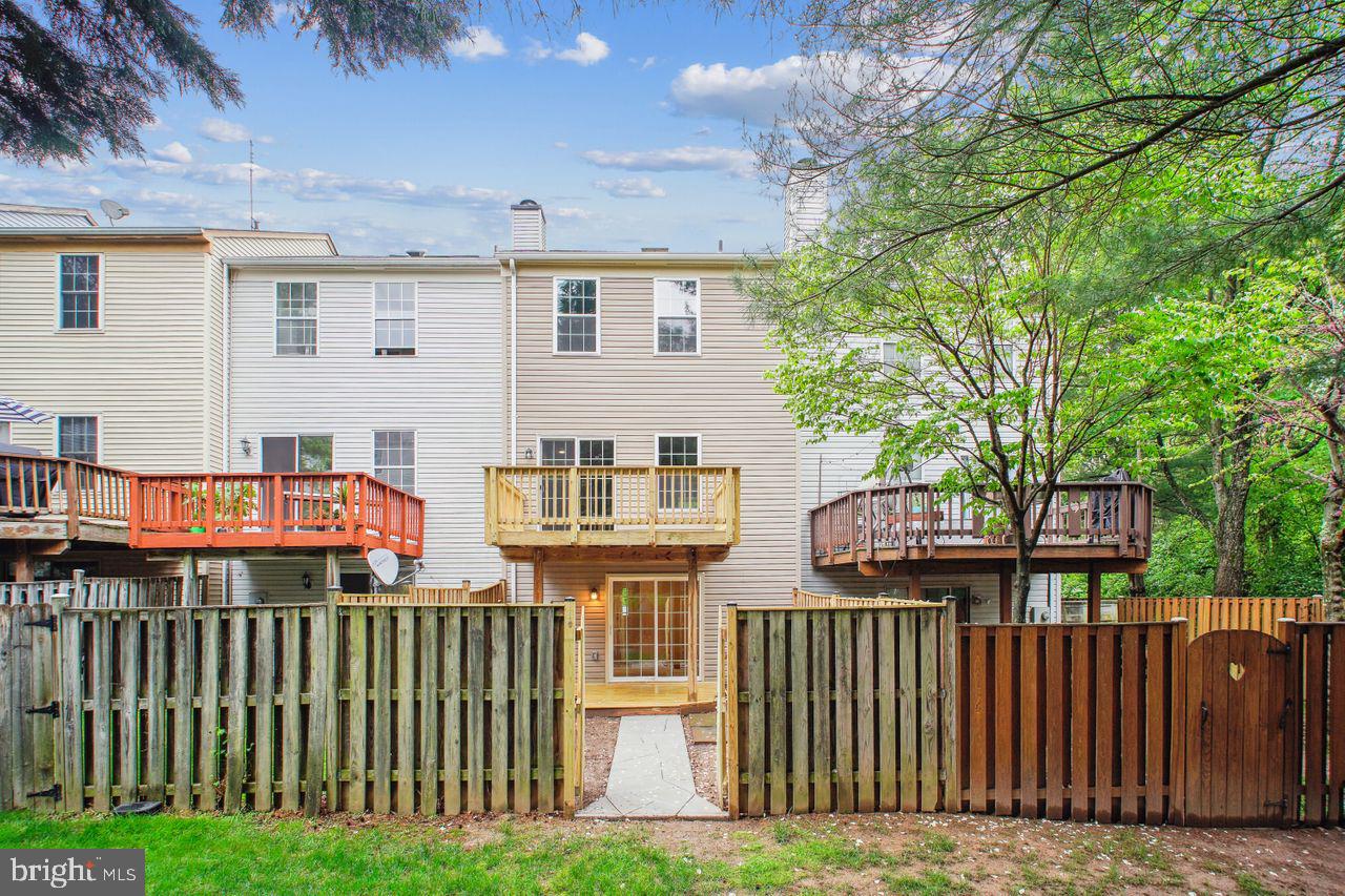 SINGLETONS GROVE - Residential