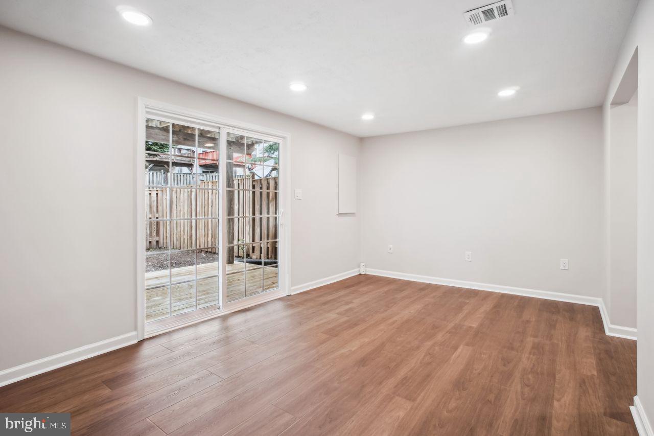 SINGLETONS GROVE - Residential