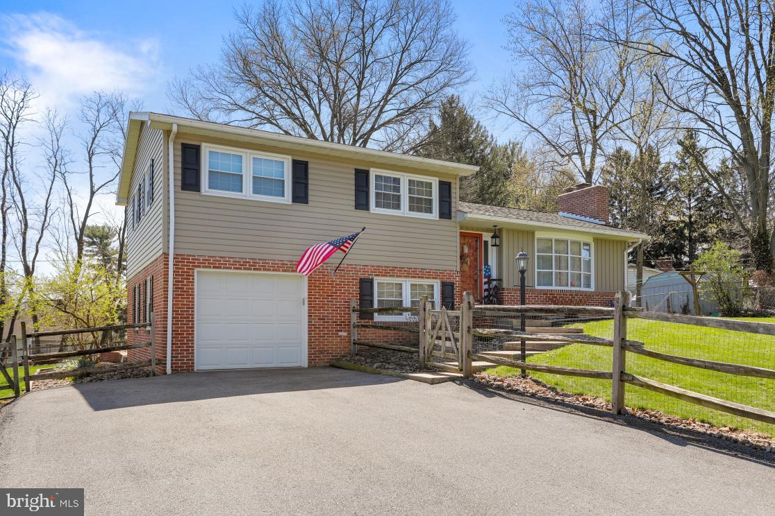 1577 PARK TERRACE DRIVE