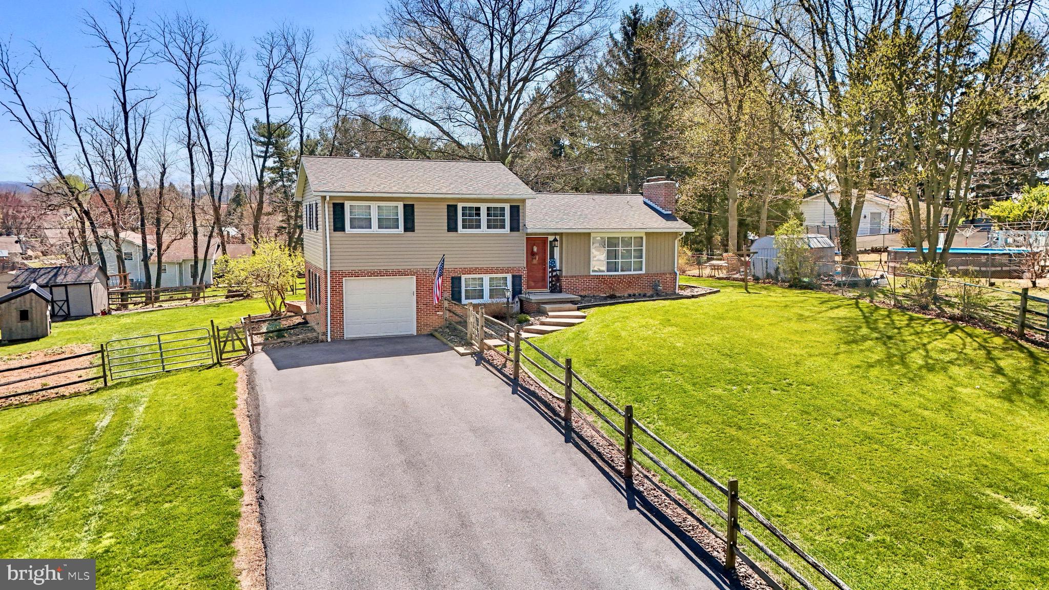 1577 PARK TERRACE DRIVE