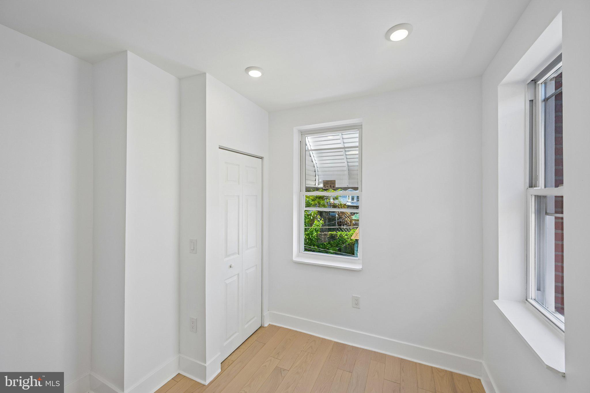 PORT RICHMOND - Residential