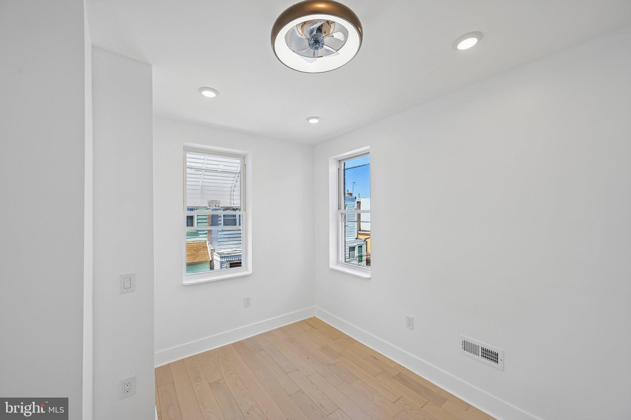 PORT RICHMOND - Residential