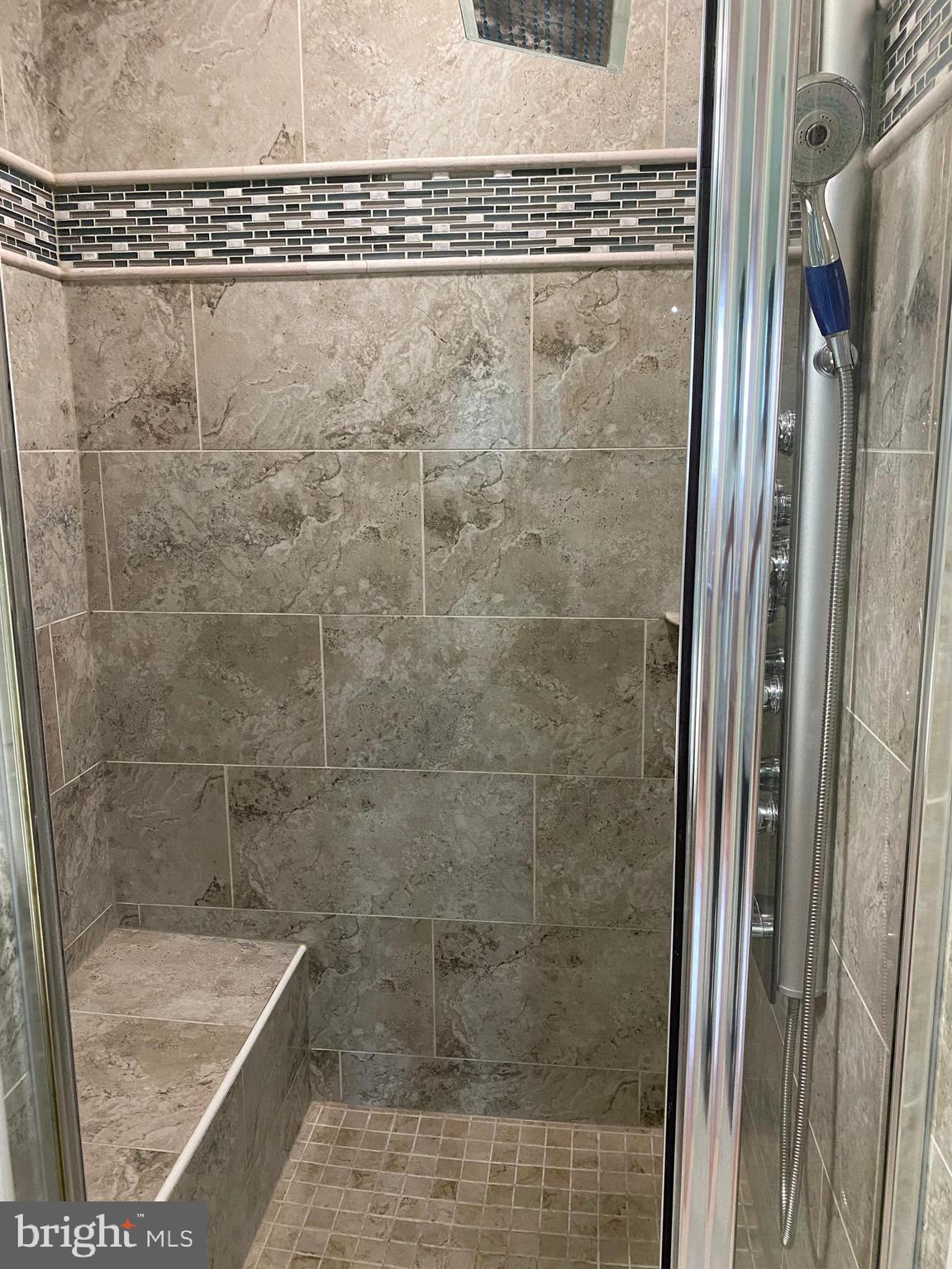 WAVERLY WOODS - Residential Lease