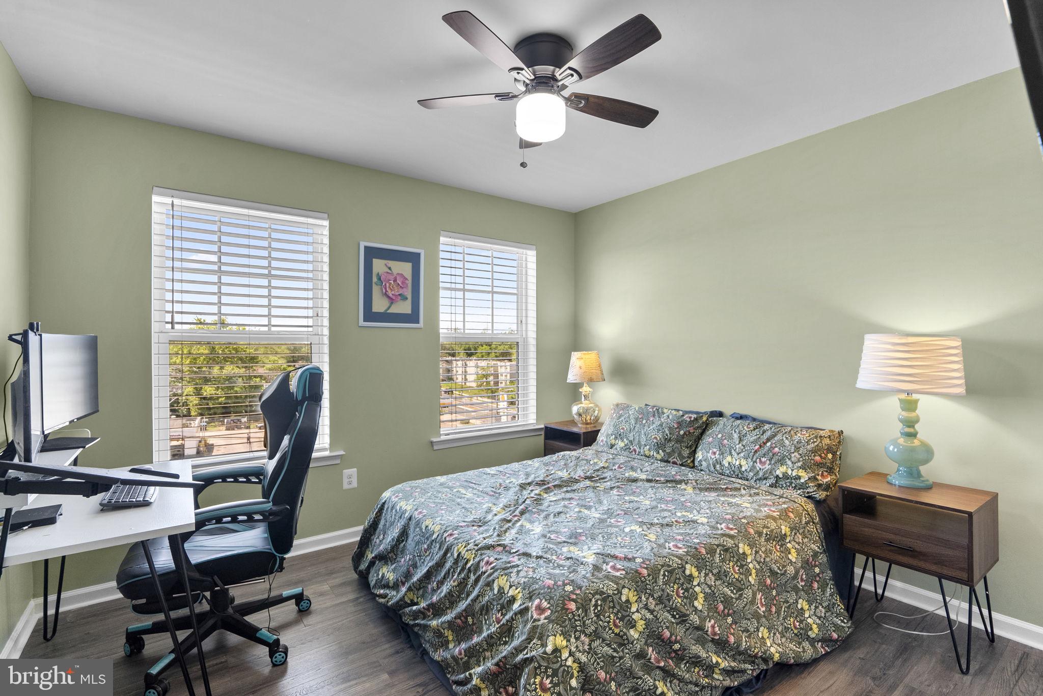 METRO POINTE - Residential