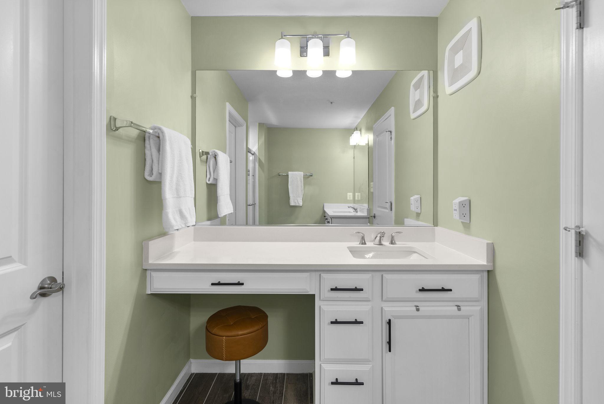 METRO POINTE - Residential