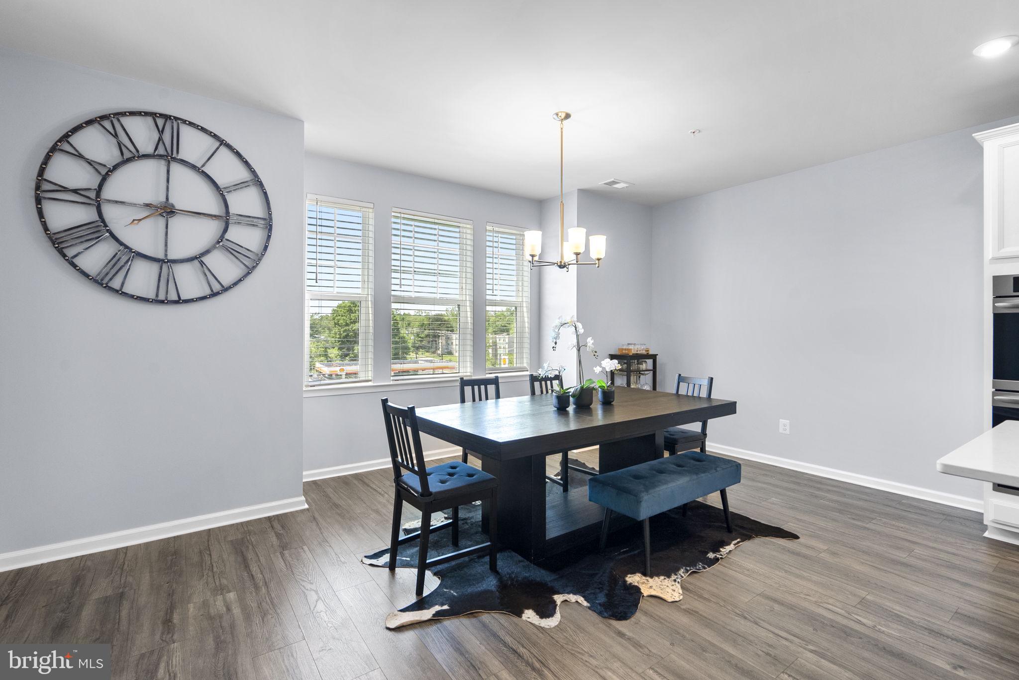 METRO POINTE - Residential