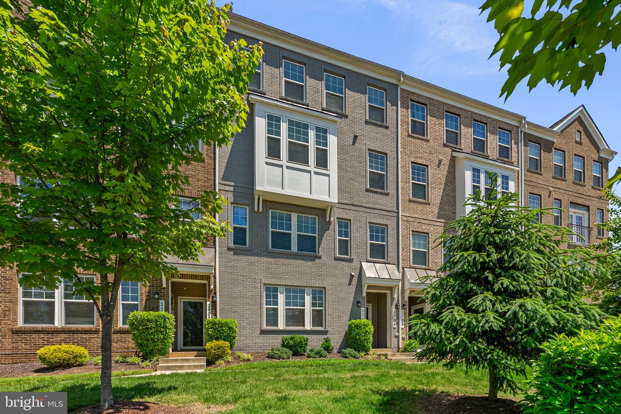 METRO POINTE - Residential