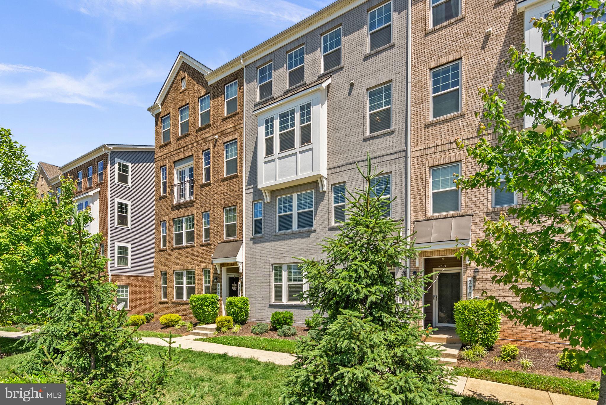METRO POINTE - Residential