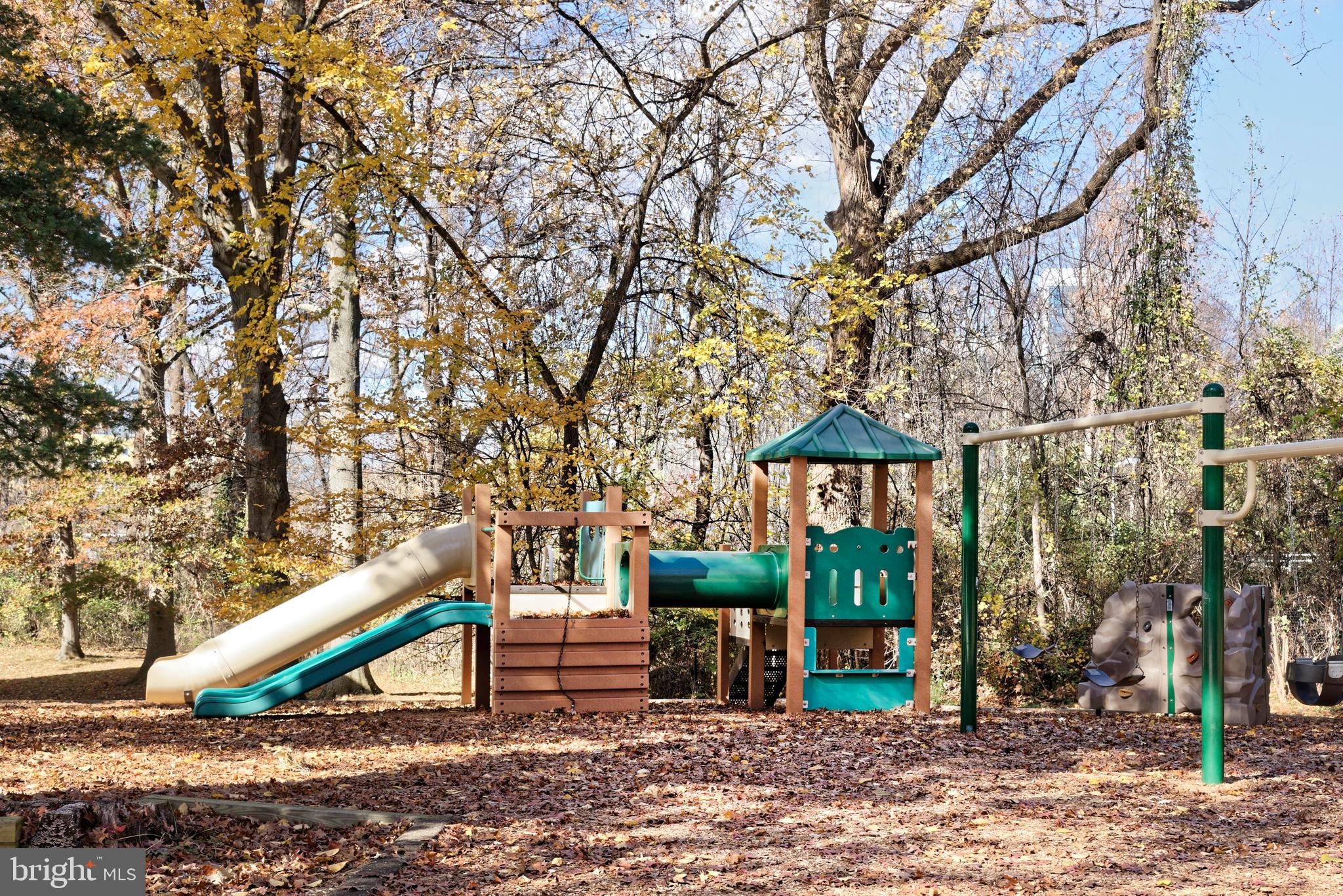 THE COLONIES - Residential