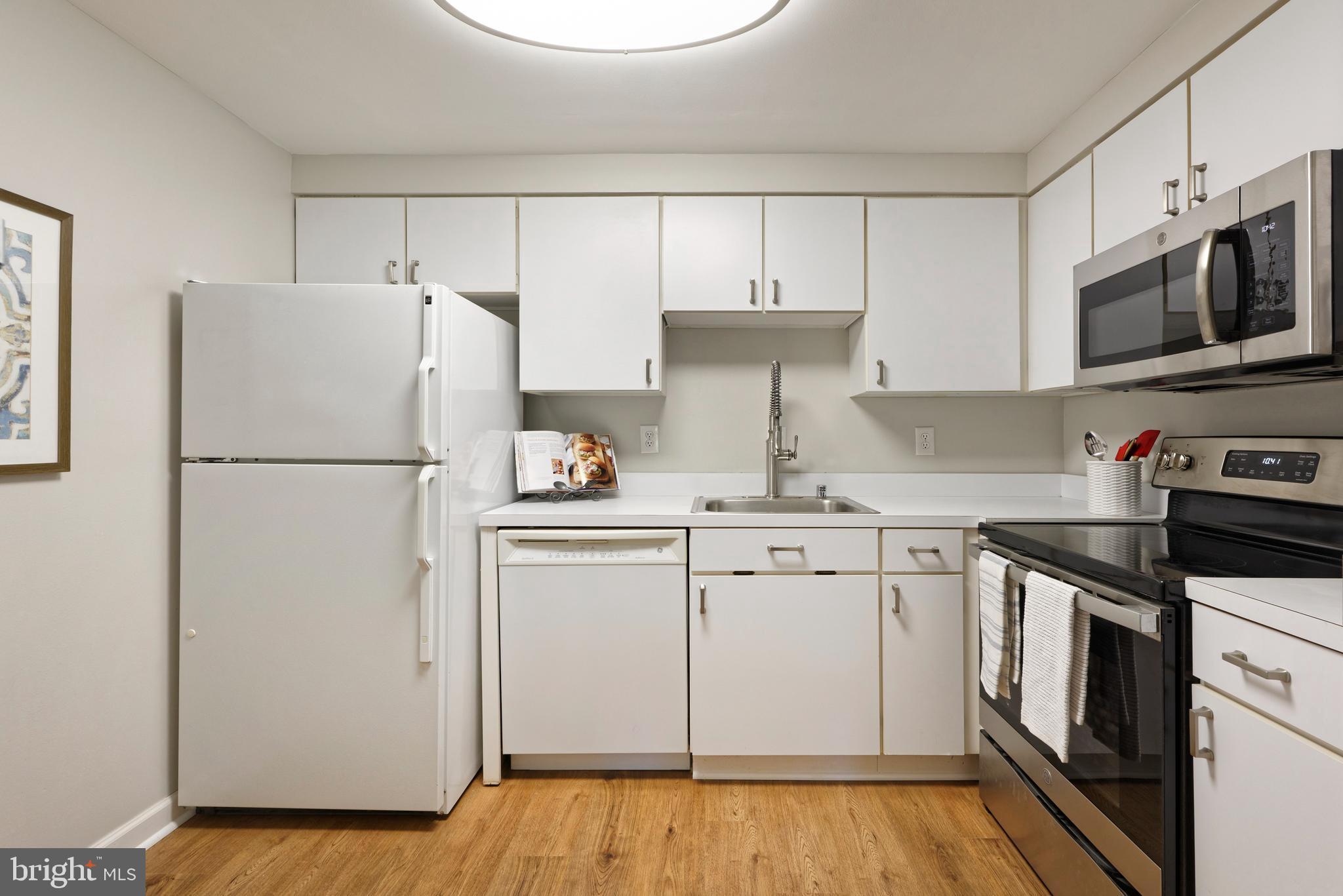 THE COLONIES - Residential