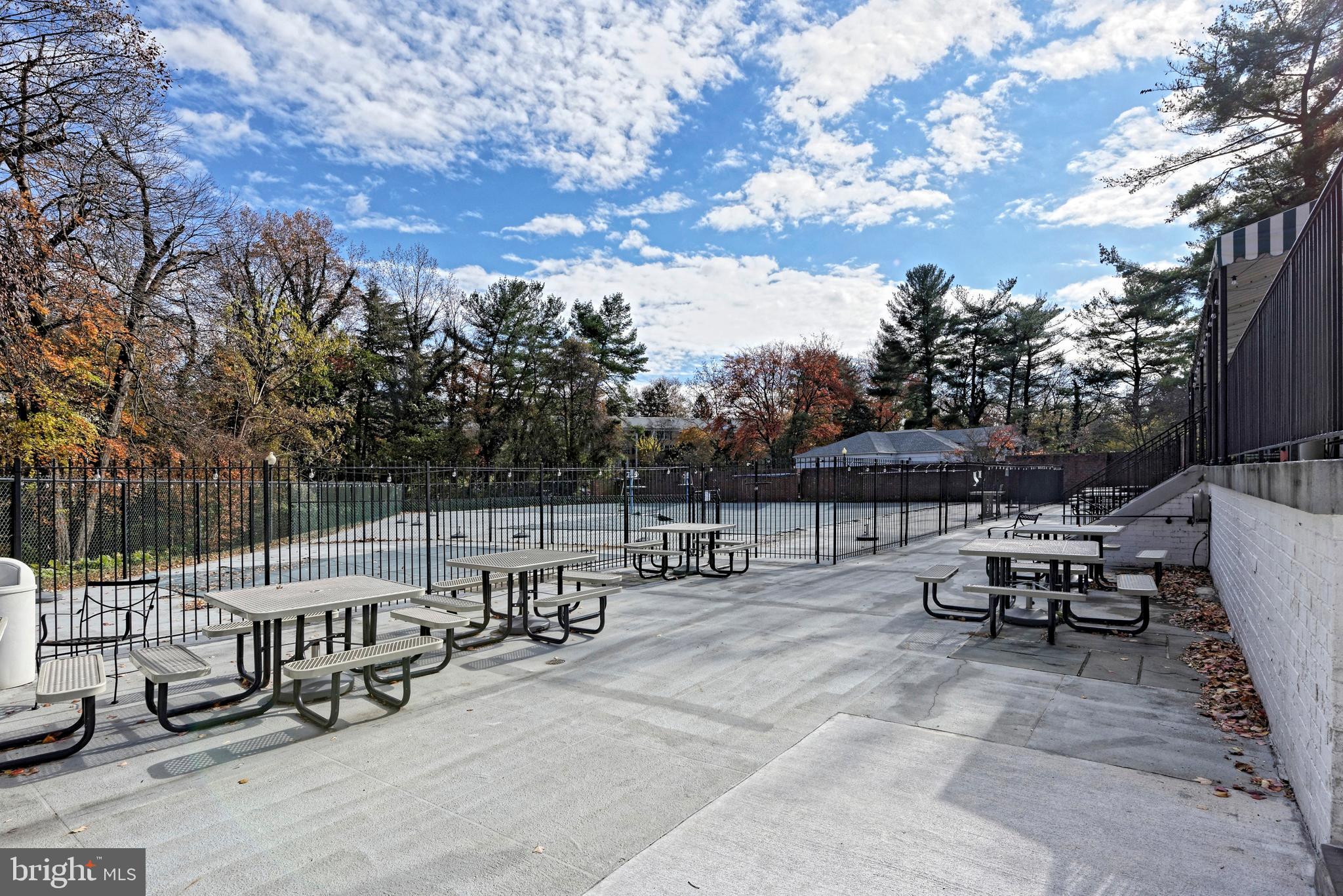 THE COLONIES - Residential