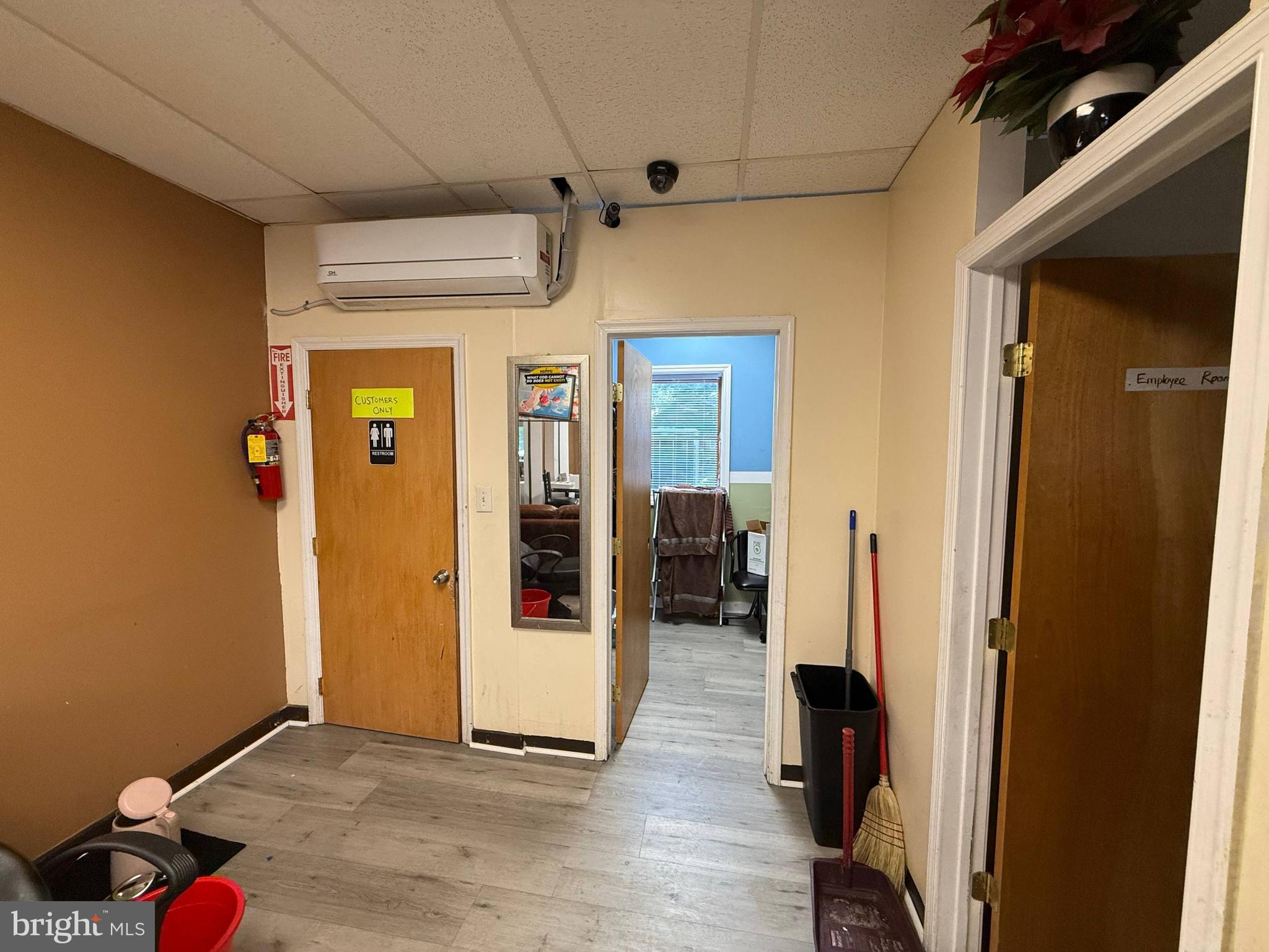 635 WHITE HORSE PIKE