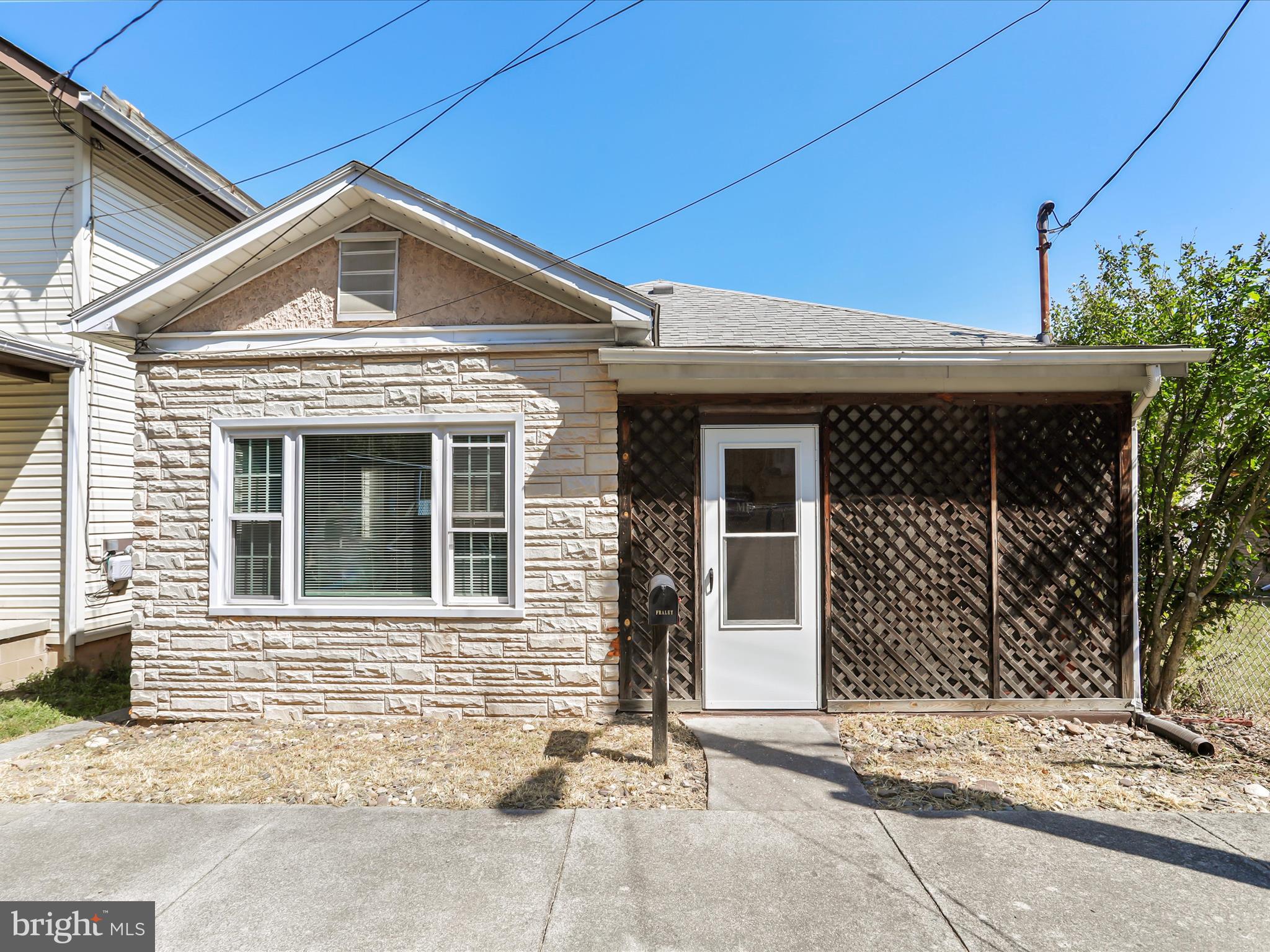 WEST END - Residential