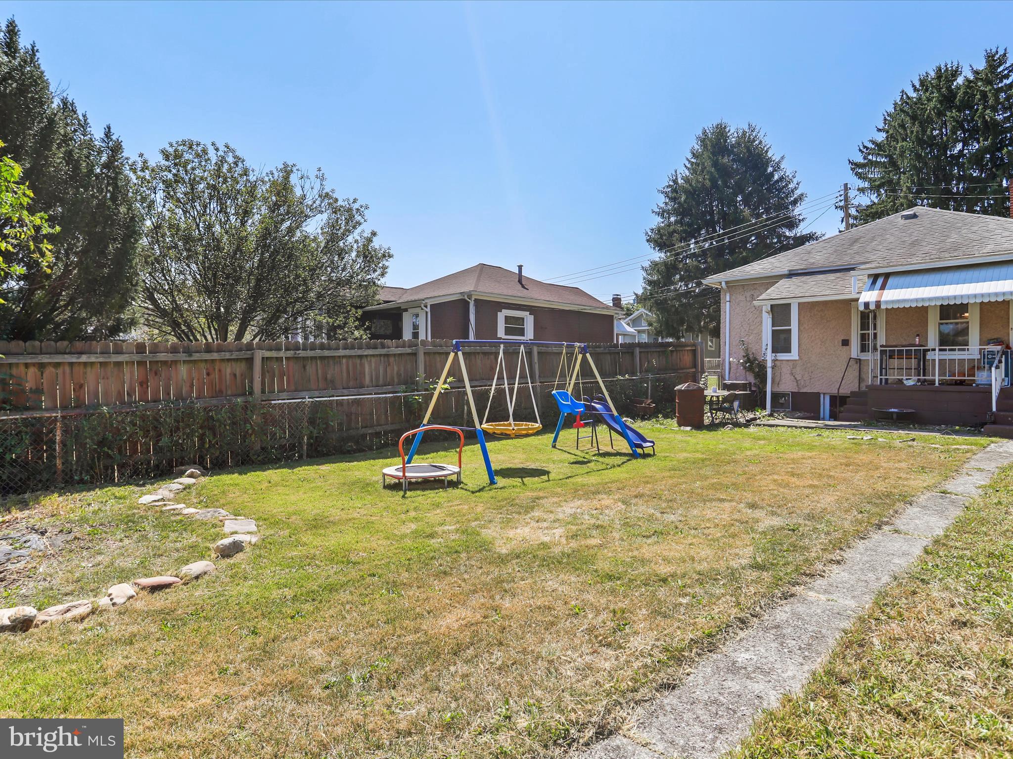 WEST END - Residential