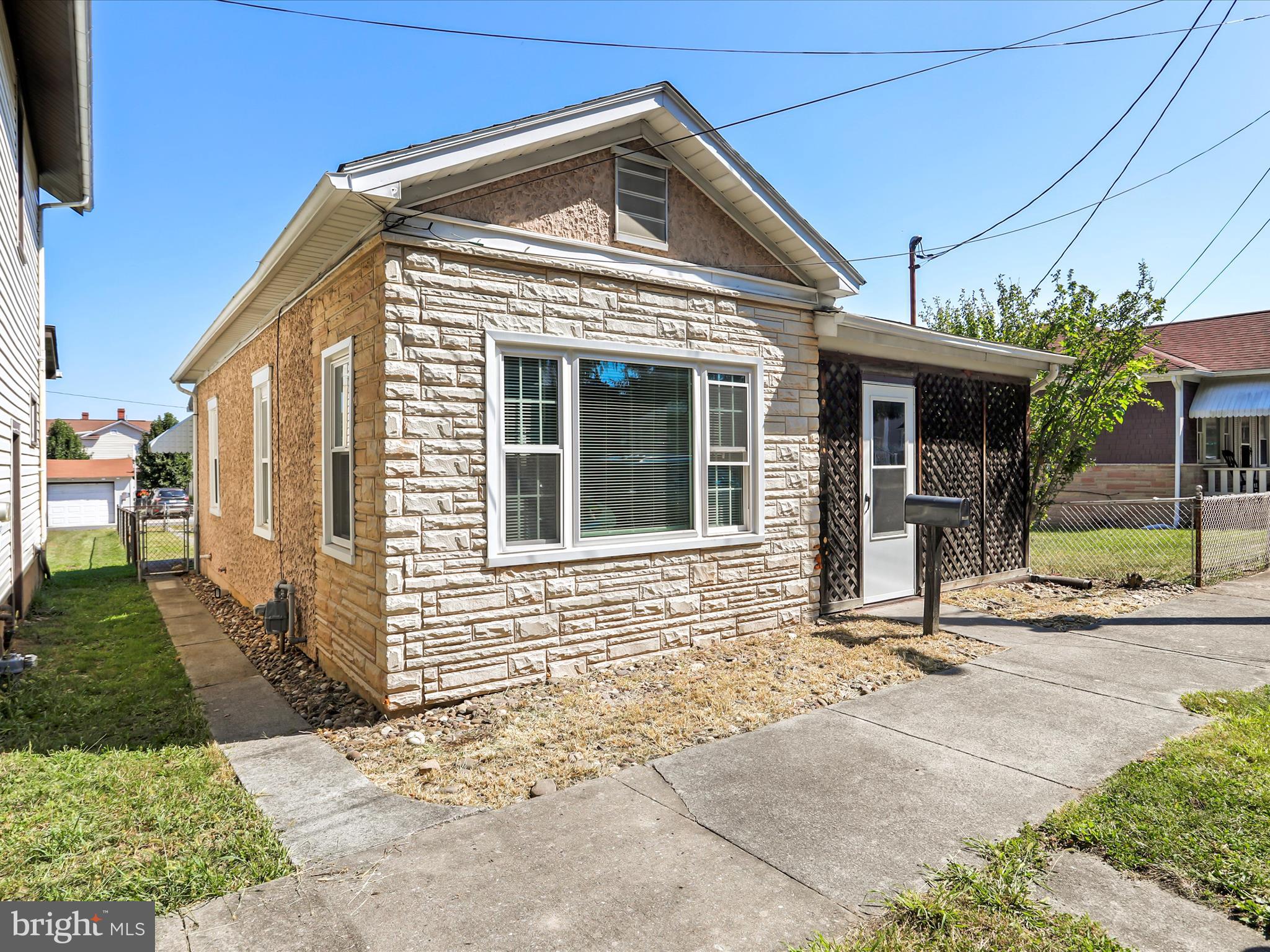 WEST END - Residential