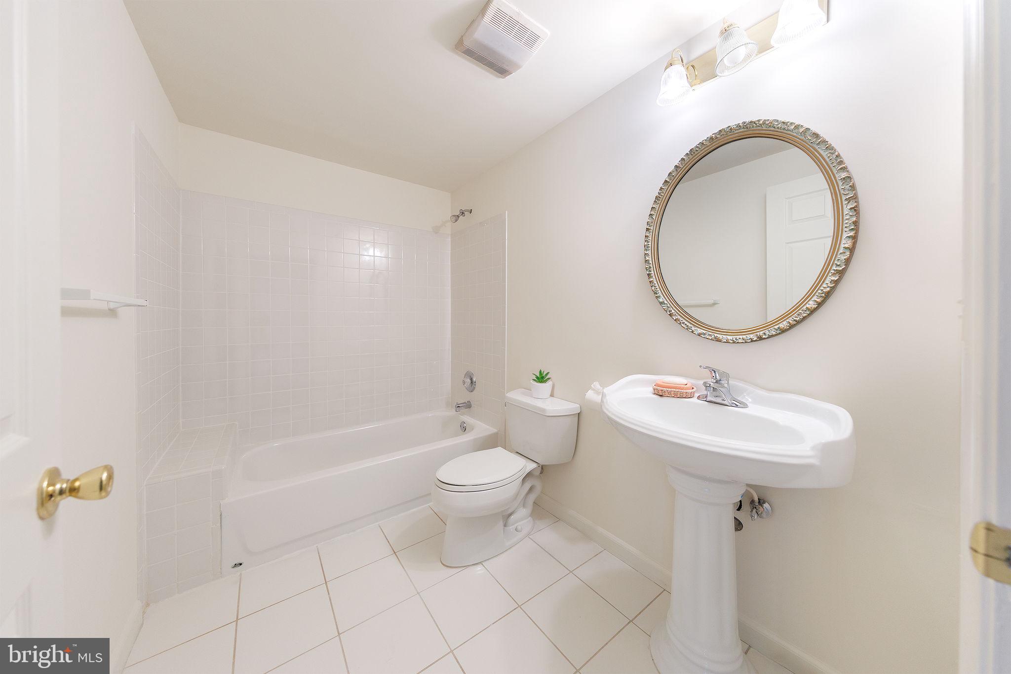 BERKSHIRE WOODS - Residential